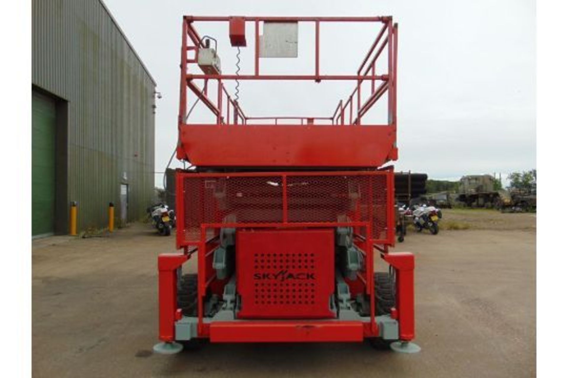 SkyJack SJ9250 Diesel Scissor Lift 1100 hours only - Image 7 of 29