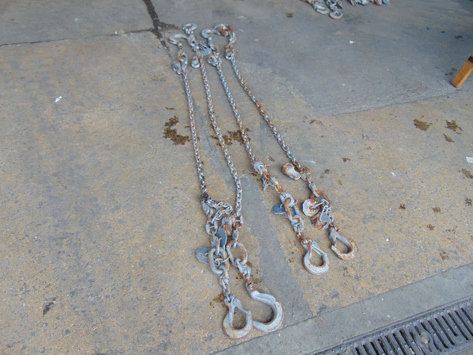 4 x 6ft Heavy-Duty Chains - Image 3 of 4