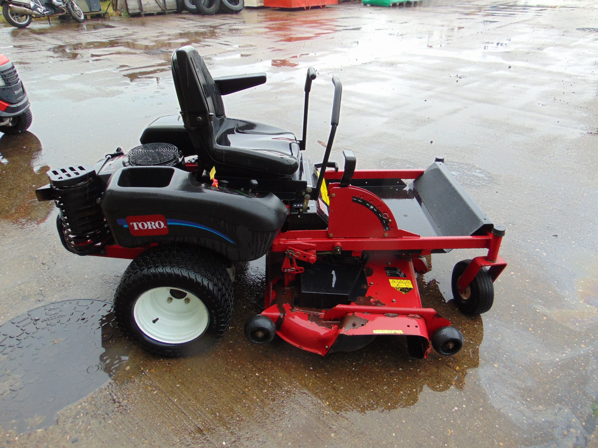 Toro Timecutter ZX525 Petrol Zero Turn Ride-On Lawn Mower - Image 4 of 17