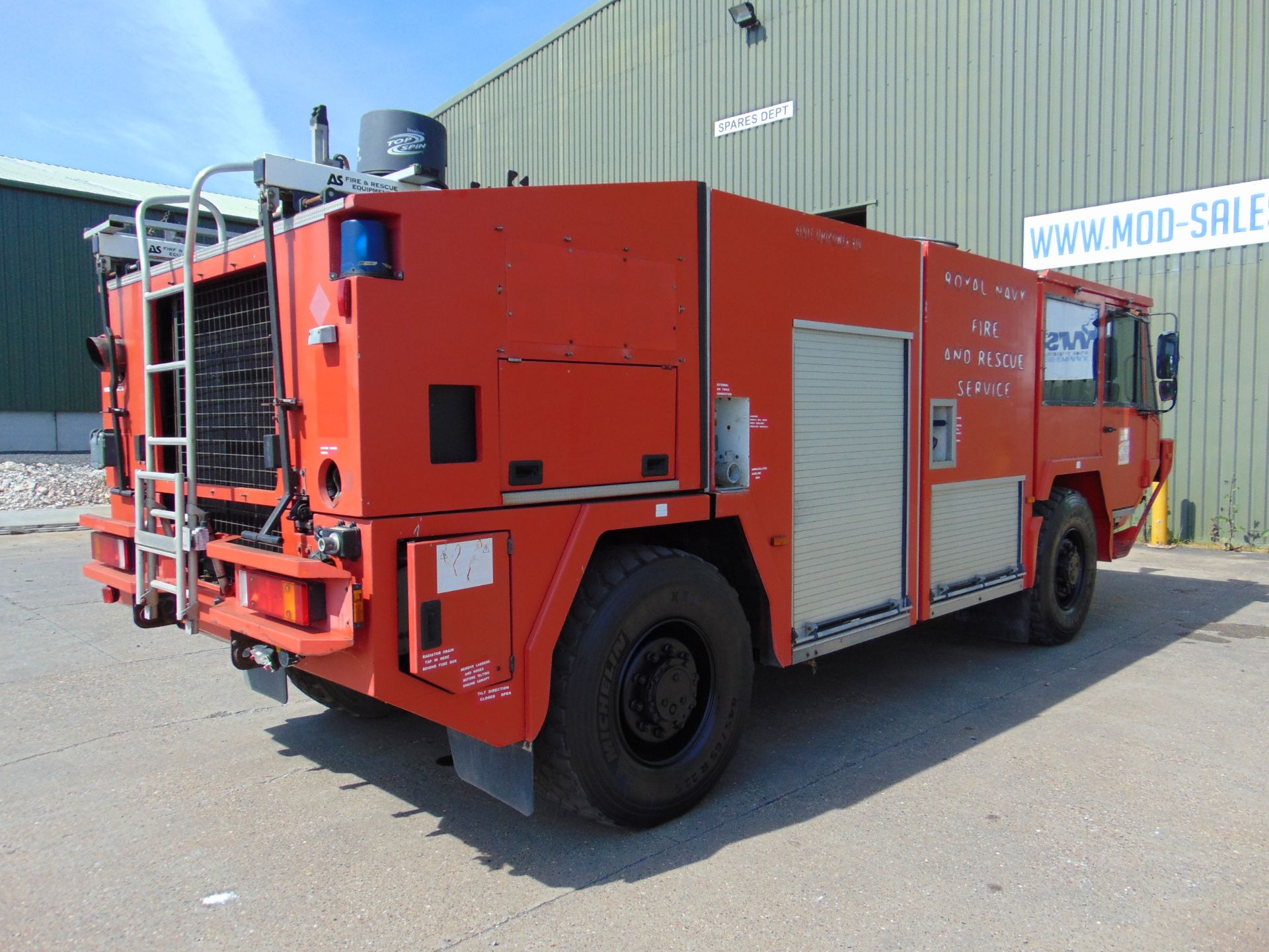 Unipower 4 x 4 Airport Fire Fighting Appliance - Rapid Intervention Vehicle - Image 11 of 73