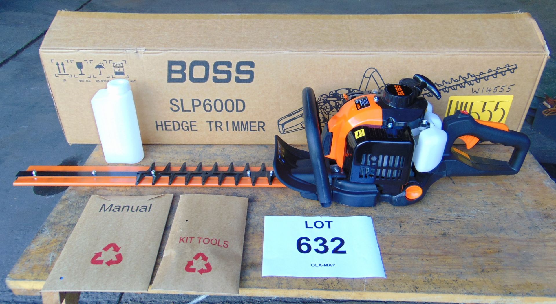 New & Unused Boss Petrol Hedge Trimmer SLP600D