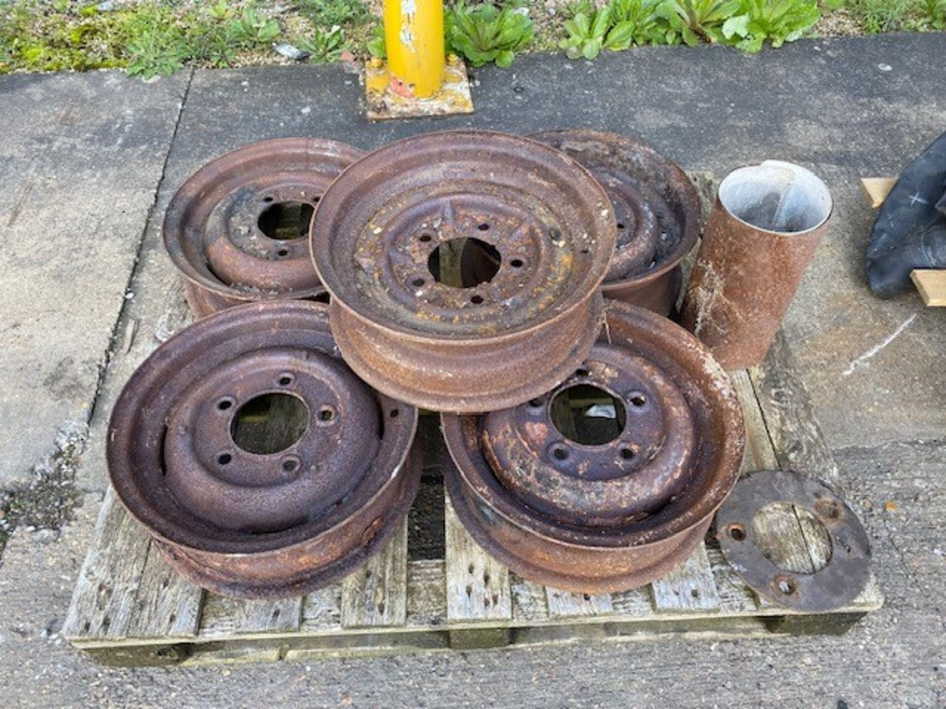 V Rare Land Rover Series 1 107inch truck cab pick up with a large selection of Spare Parts - Image 56 of 67