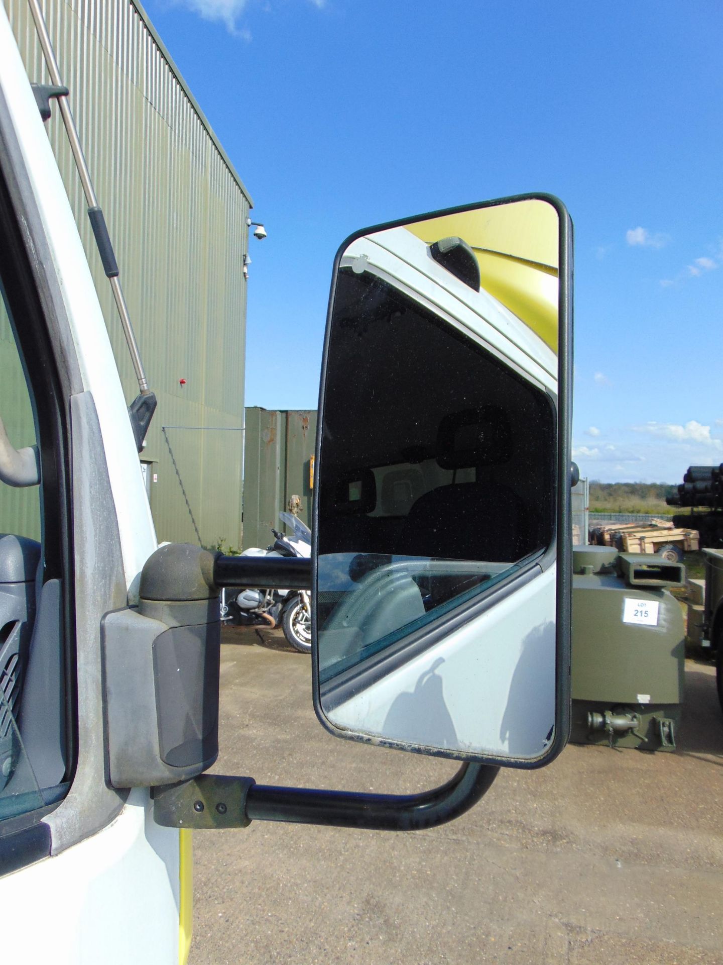 2011 Mitsubishi Fuso Canter Box lorry 7.5T - Only 5400 Miles! - Image 31 of 51