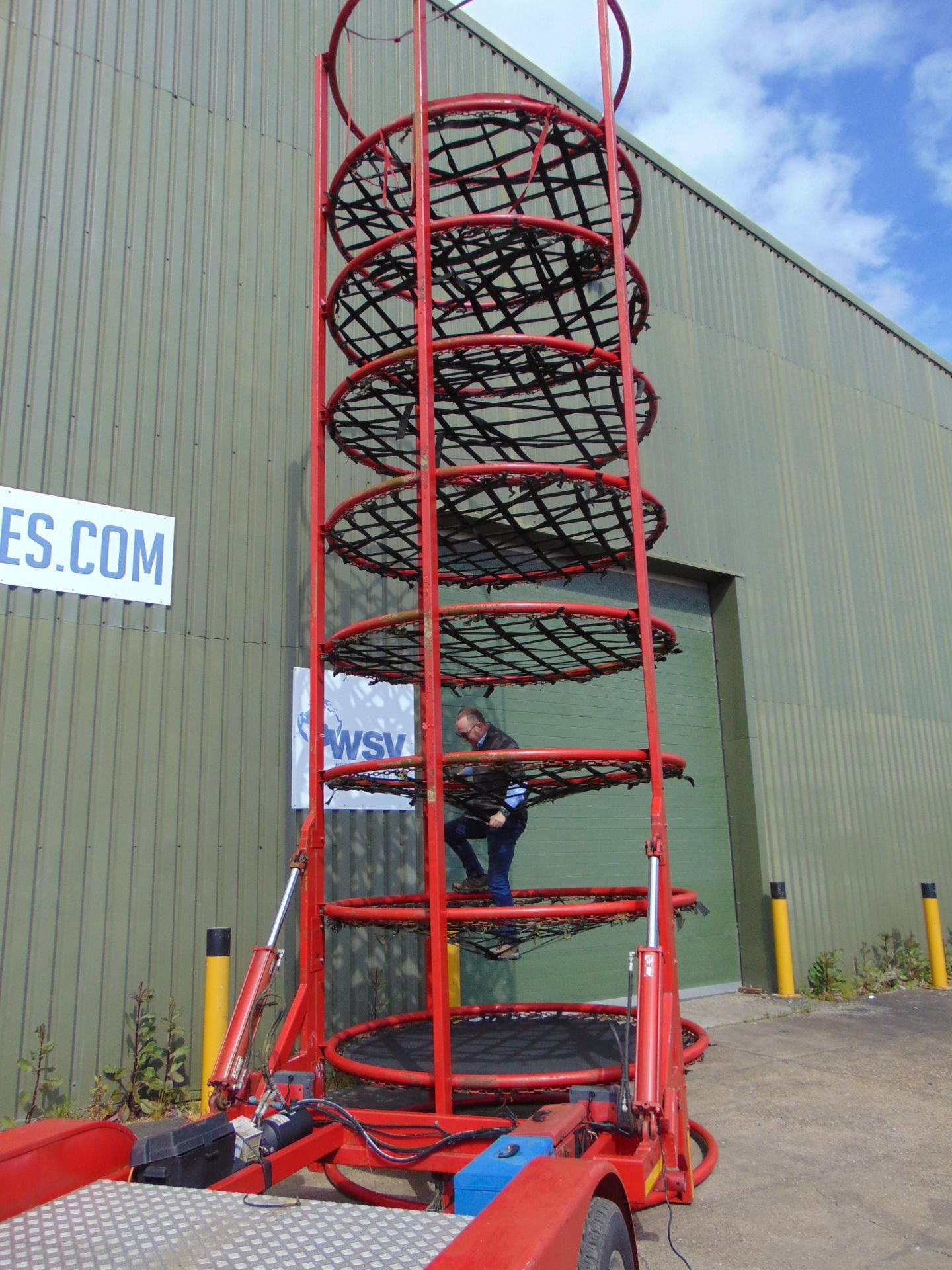 Vertical Reality Spider Mountain climbing system on mobile transport trailer - Image 6 of 47