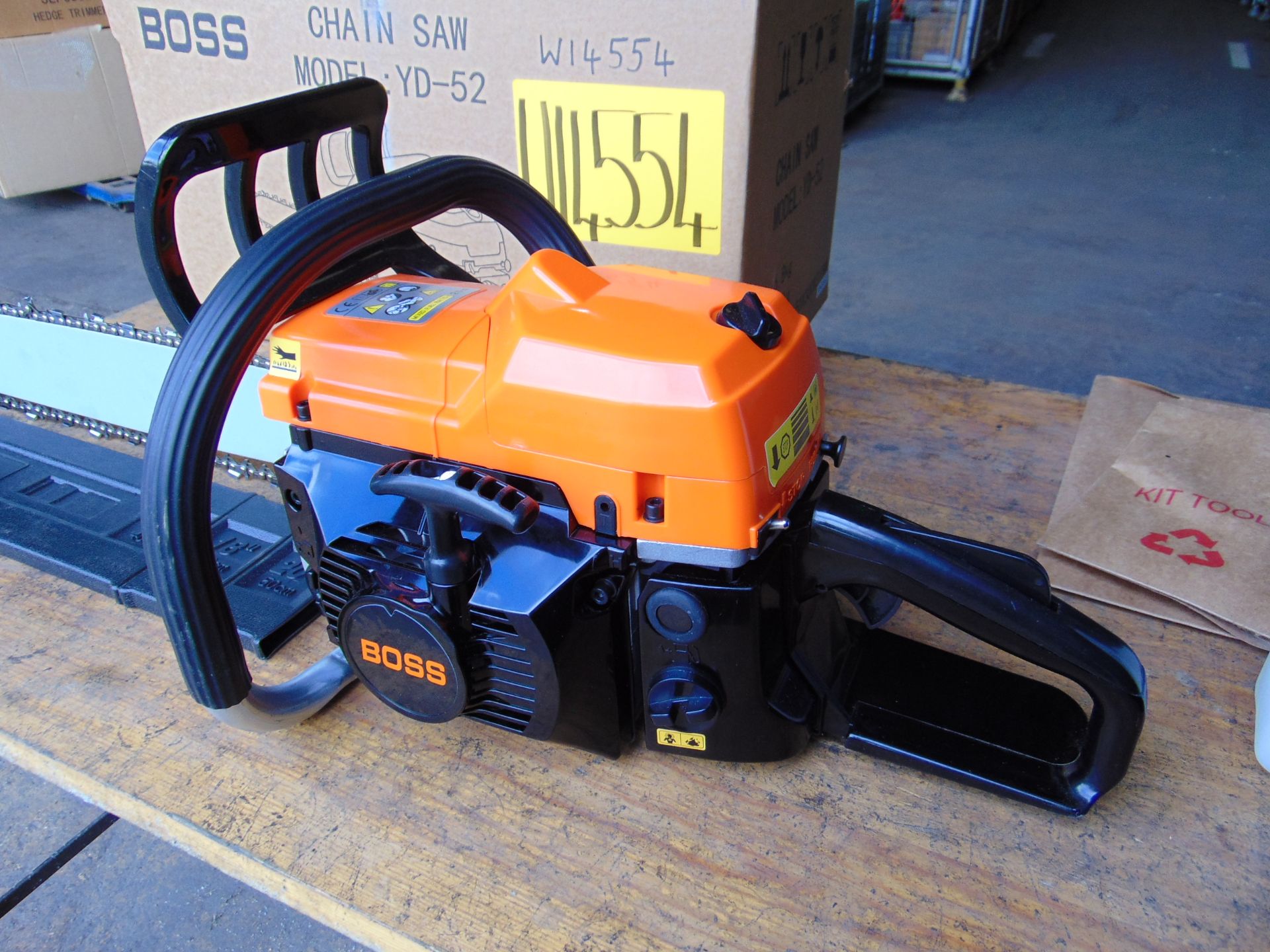 New & Unused Boss Petrol Chain Saw YD-52 - Image 5 of 16