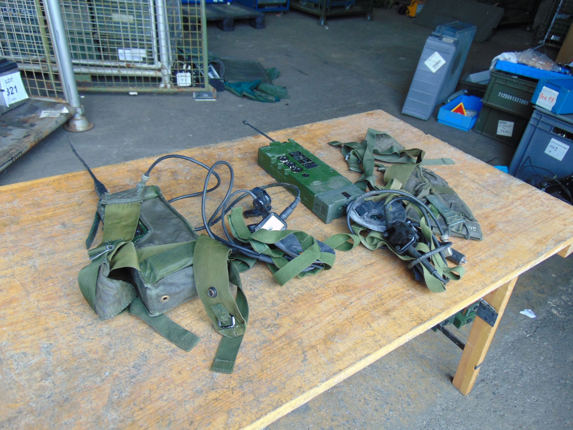 2 x RT 349 British Army Transmitter / Receiver c/w Pouch, Headset, Antenna and Battery Cassette - Image 4 of 4