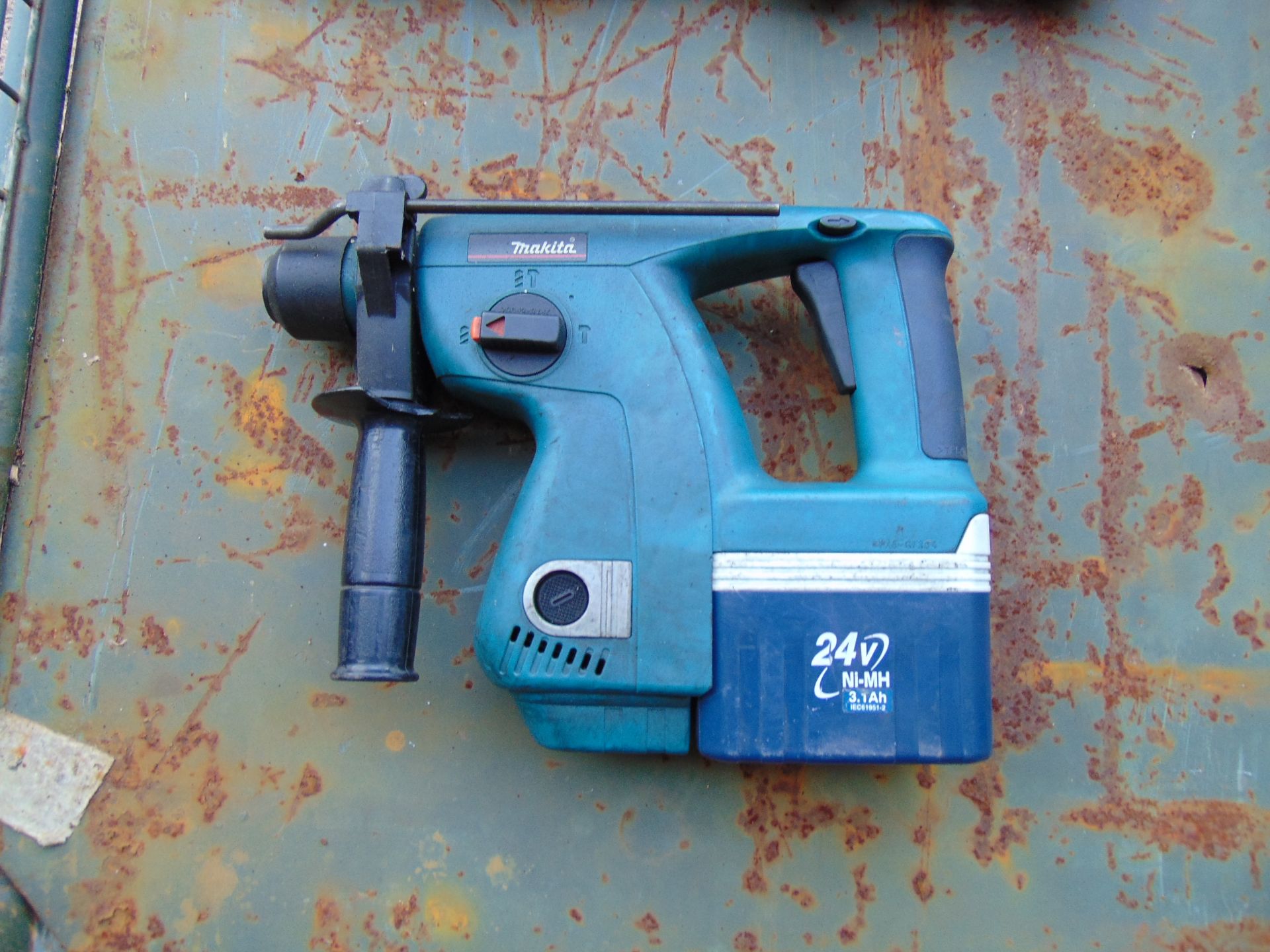 Makita 24 Volt Hammer Drill - Image 5 of 7