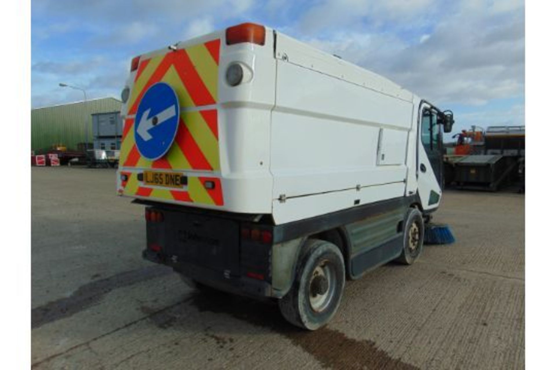 2015 Johnston CX400 EURO 5 Road Sweeper - Image 5 of 22