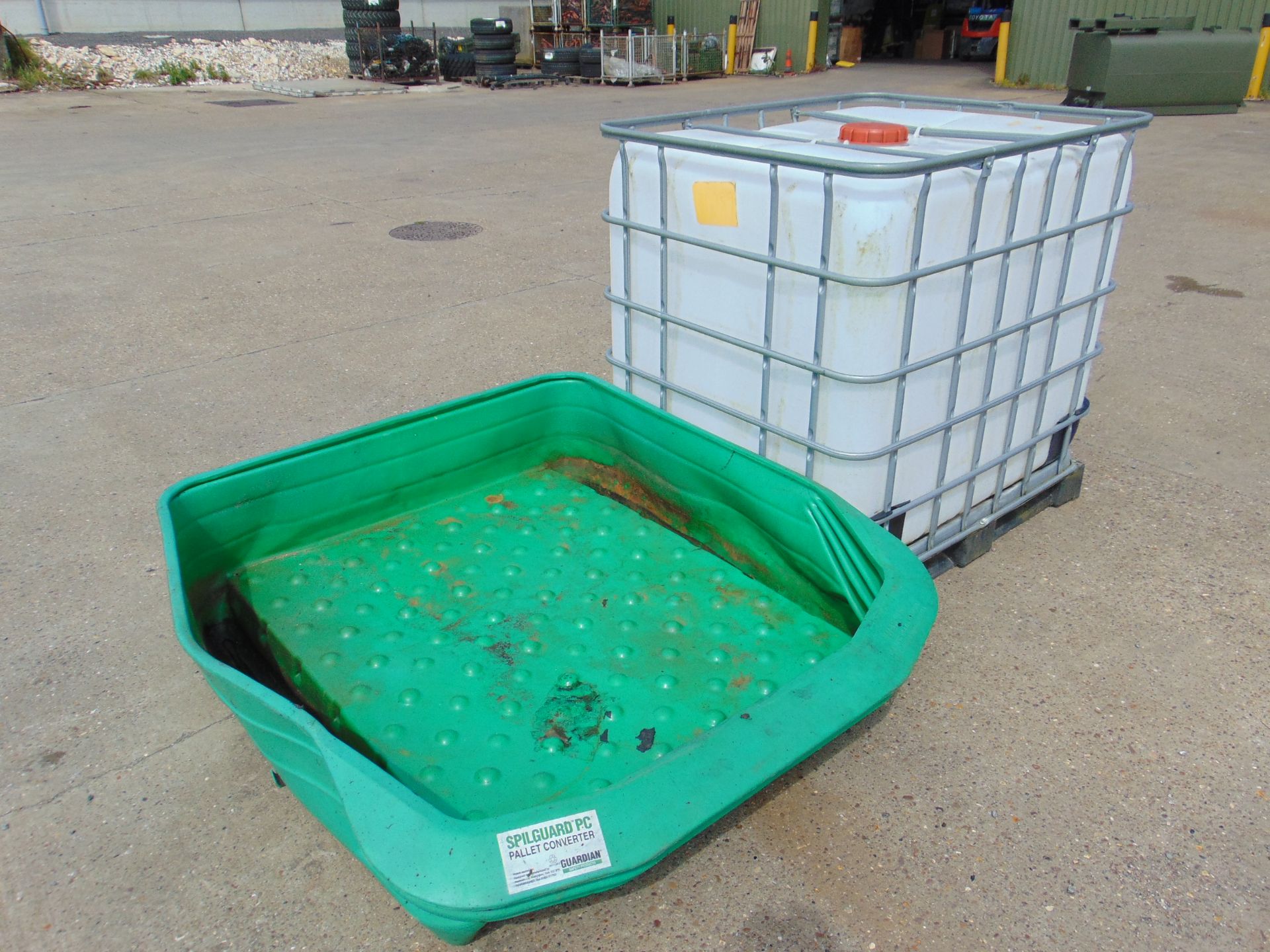 IBC tank & Spilguard Pallet spill container - Image 2 of 6