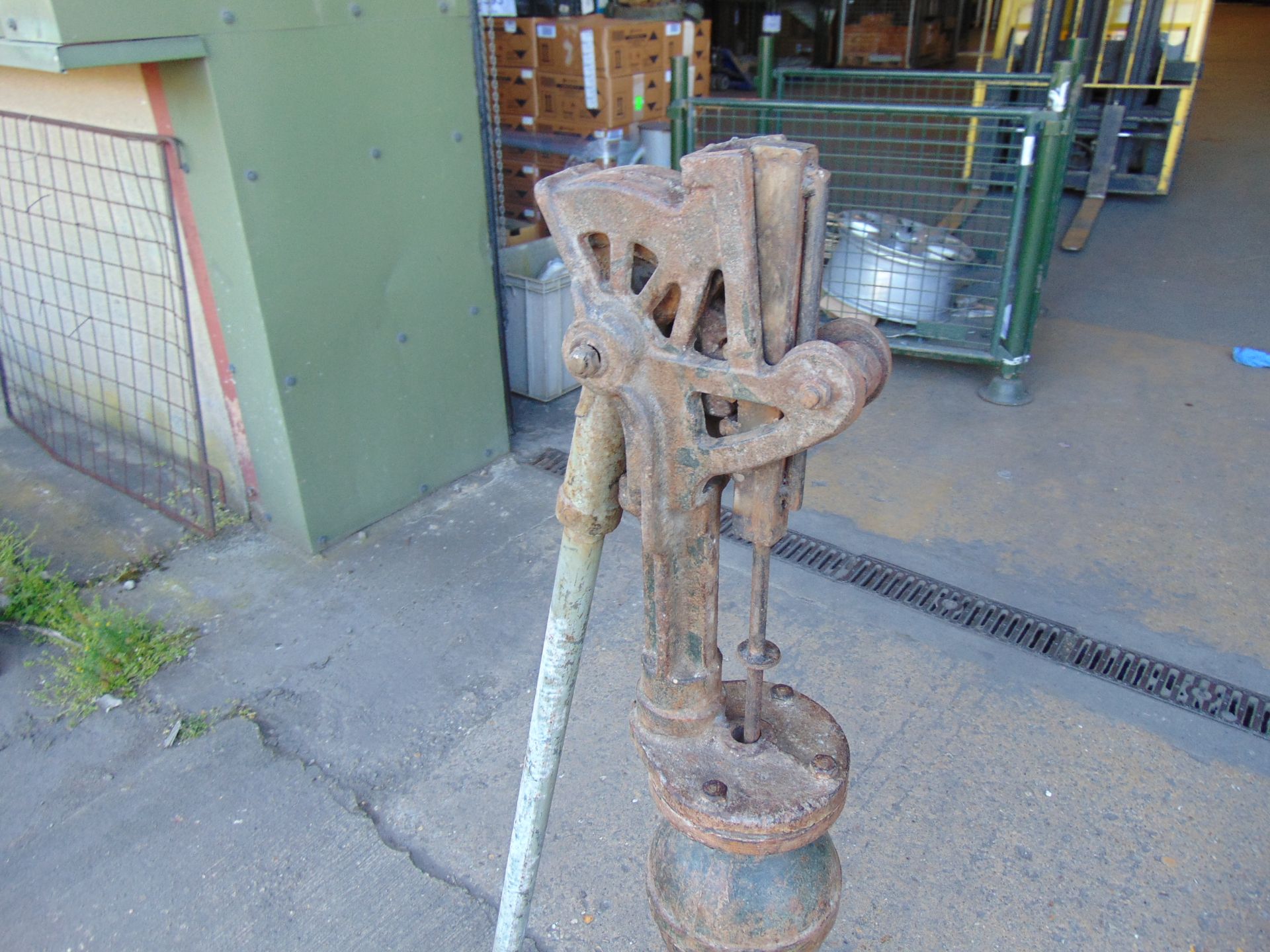 Lovely Antique Cast Iron Hand Pump Ideal for Garden etc - Image 3 of 6
