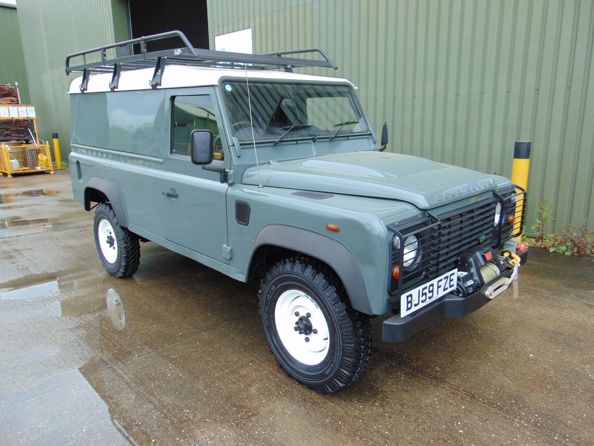 2009 Land Rover Defender110 Hard Top Diesel Light 4 x 4 Utility 59,000 mls, winch From UK Govt Dept - Bild 2 aus 67