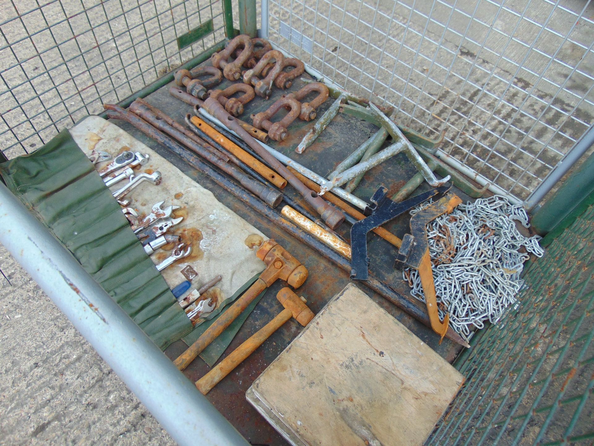 1 x Stillage Tools set, D Shackles, Chain etc - Image 4 of 5