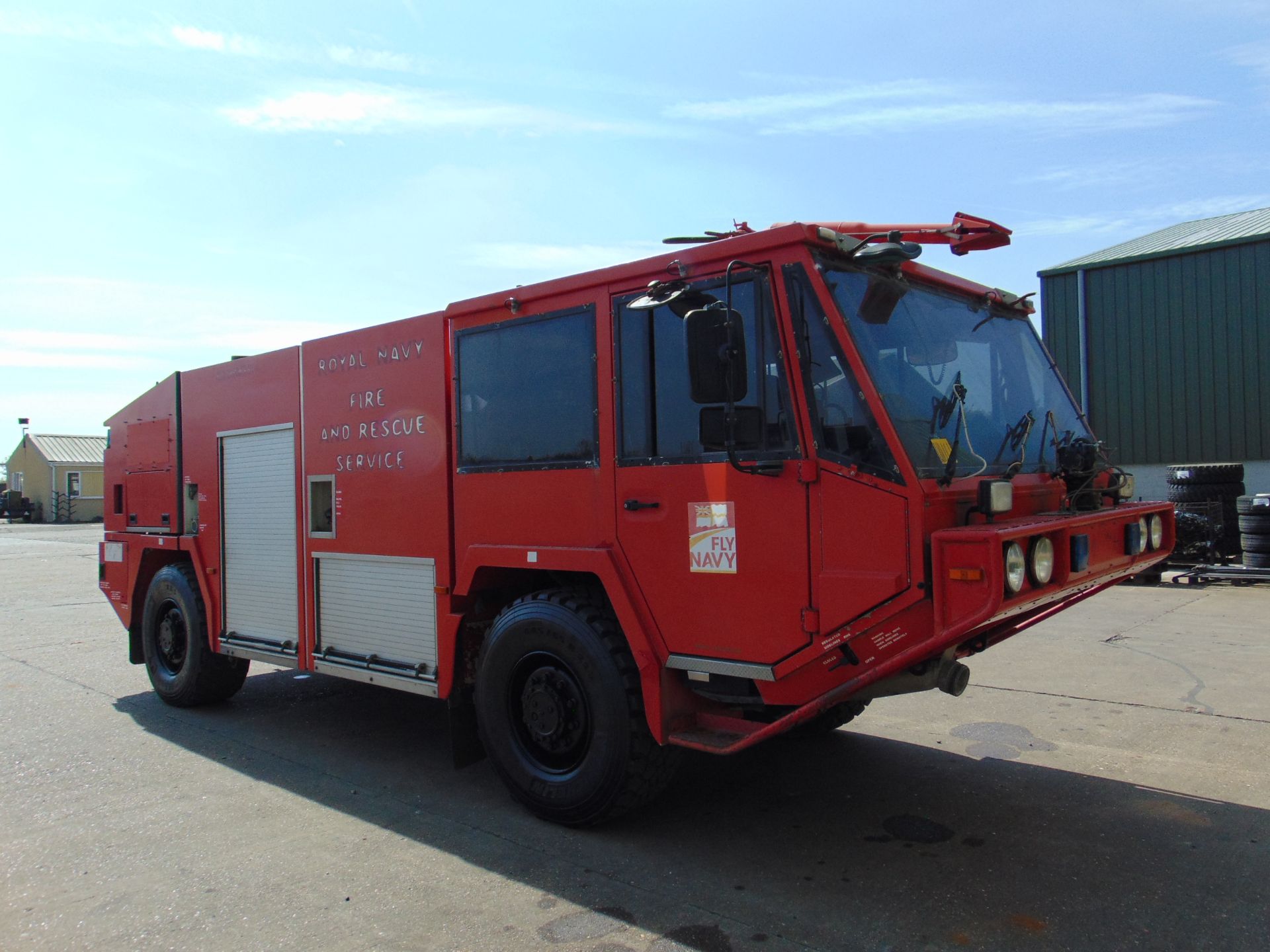 Unipower 4 x 4 Airport Fire Fighting Appliance - Rapid Intervention Vehicle - Image 7 of 73