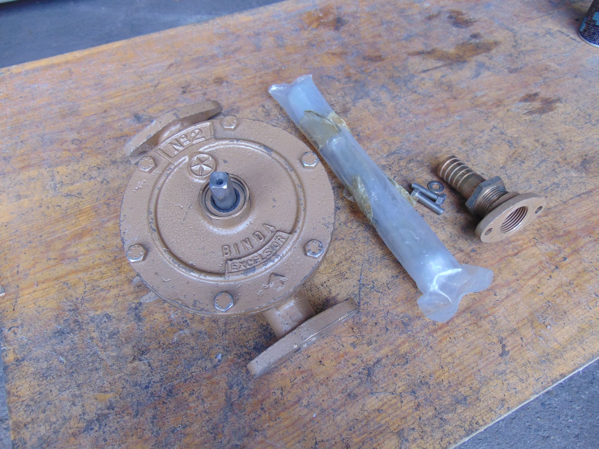 New Unissued Rotary Water Pump and Fittings c/w Handle - Image 3 of 4