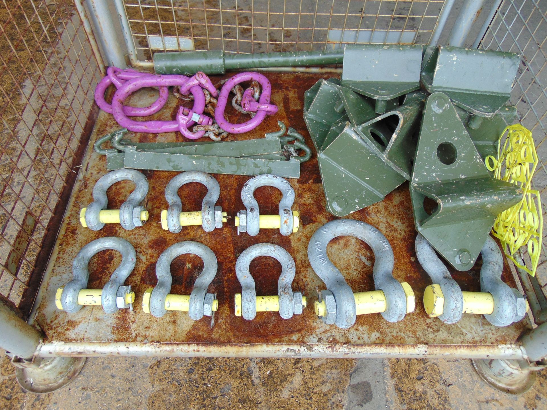 1 x Stillage New Unissued D Shackles Lifting Chains etc from MoD - Image 4 of 8