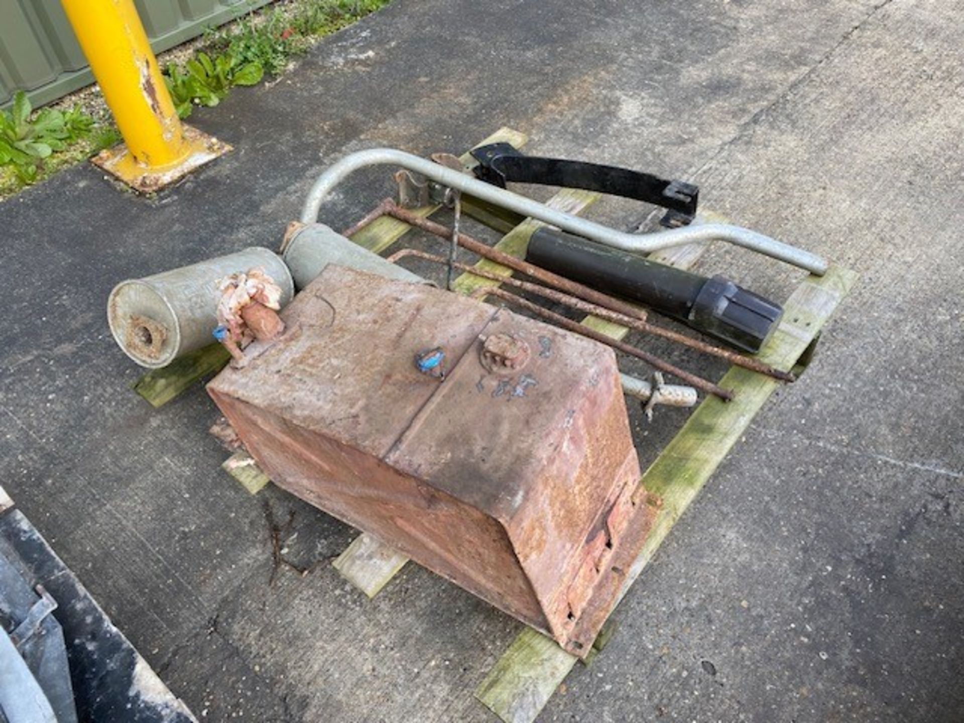 V Rare Land Rover Series 1 107inch truck cab pick up with a large selection of Spare Parts - Bild 62 aus 67