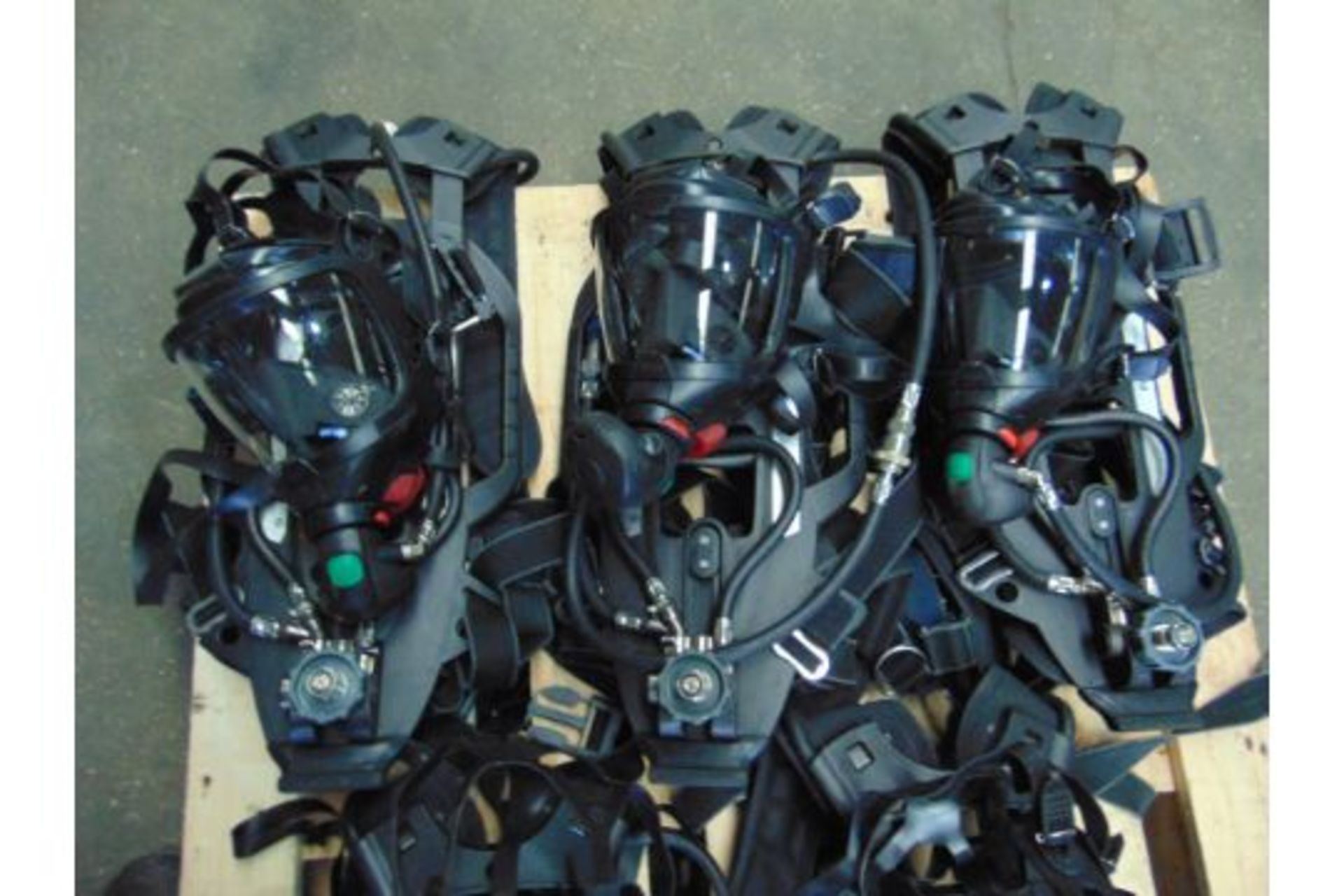 5 x Drager PSS 7000 Self Contained Breathing Apparatus w/ 10 x Drager 300 Bar Air Cylinders - Image 8 of 22