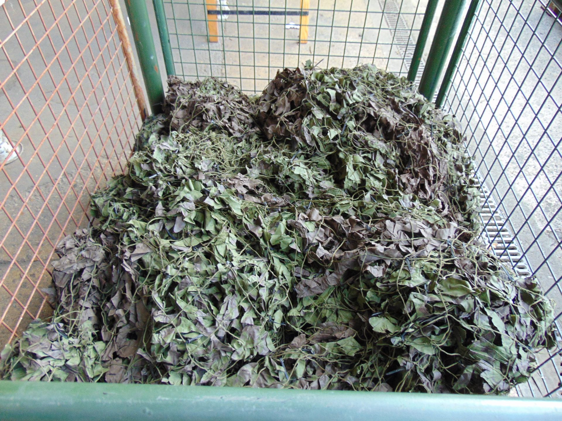 1 x Stillage New Unissued British Army Woodland Camo Net