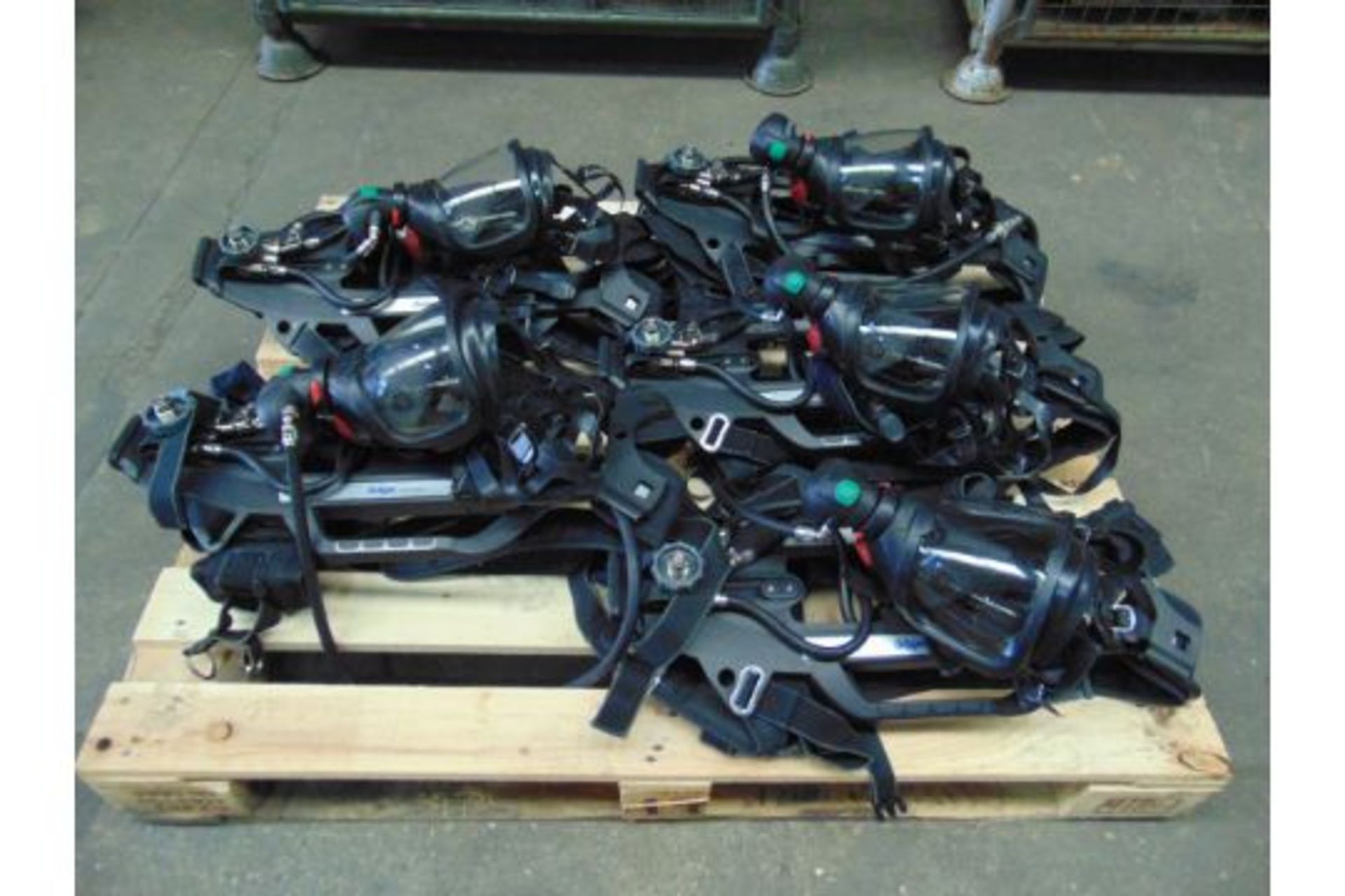 5 x Drager PSS 7000 Self Contained Breathing Apparatus w/ 10 x Drager 300 Bar Air Cylinders - Image 9 of 20