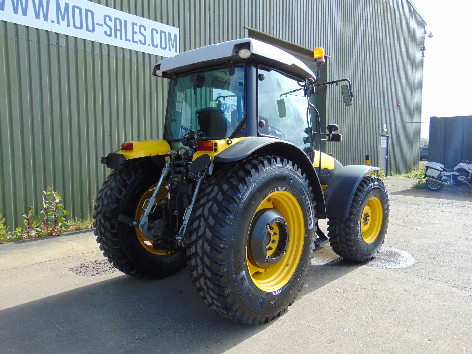 2010 Deutz-Fahr Agrofarm 420 - 4WD 97HP Agricultural Tractor 967 hrs only From MOD - Image 8 of 56