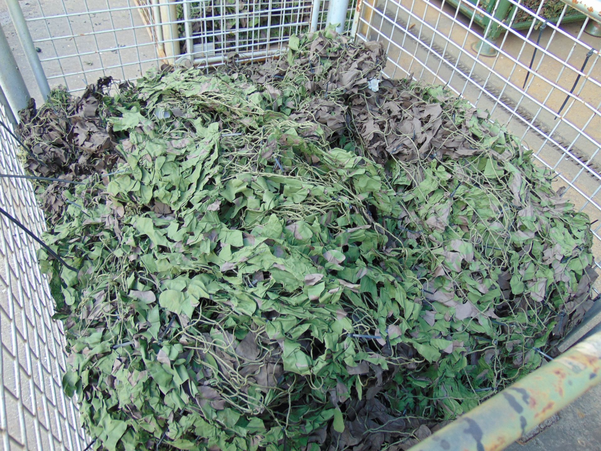 1 x Stillage New Unissued British Army Woodland Camo Net - Image 2 of 6