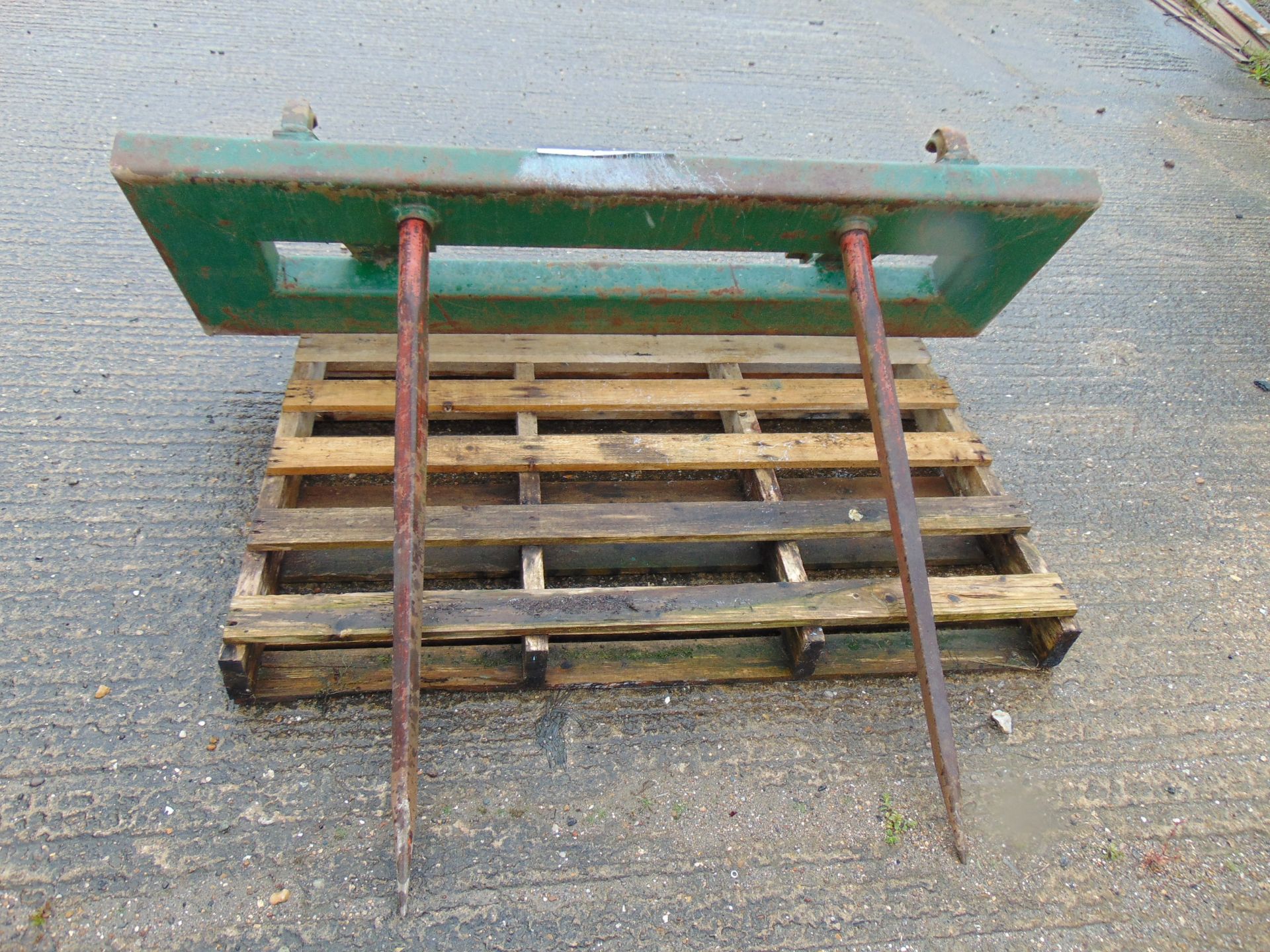 Bale Spike / Tines c/w Quick Fit Back Plate For Telehandler - Image 4 of 5