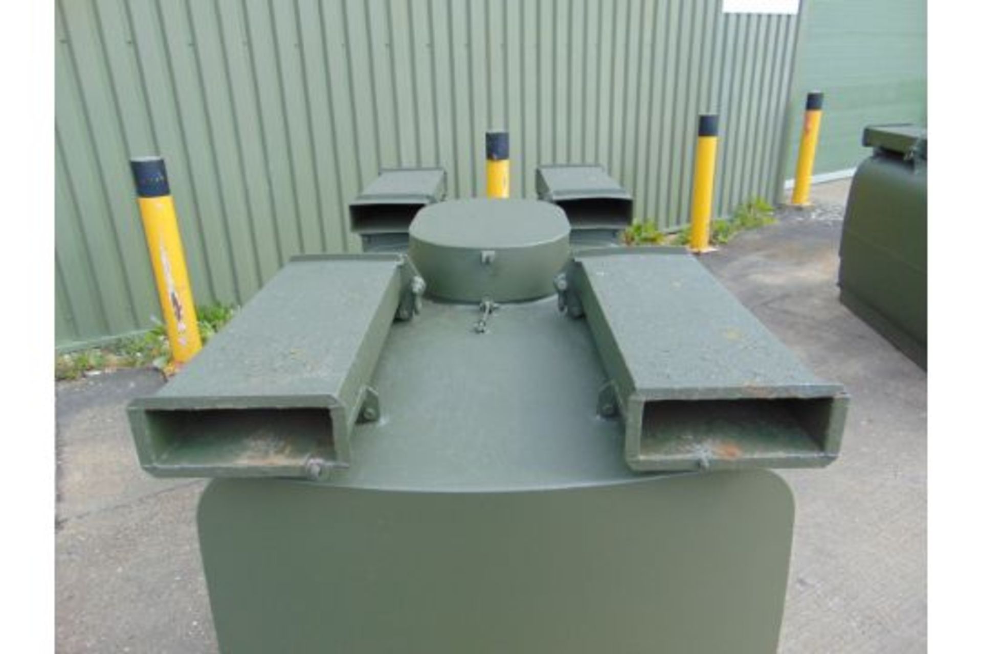 Gloster Saro 2,200 Ltr Aluminium Fuel / Fluid Distribution Tank - Image 3 of 12