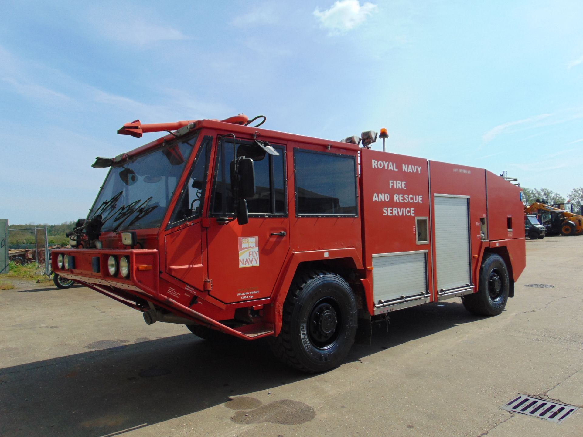 Unipower 4 x 4 Airport Fire Fighting Appliance - Rapid Intervention Vehicle - Image 3 of 73