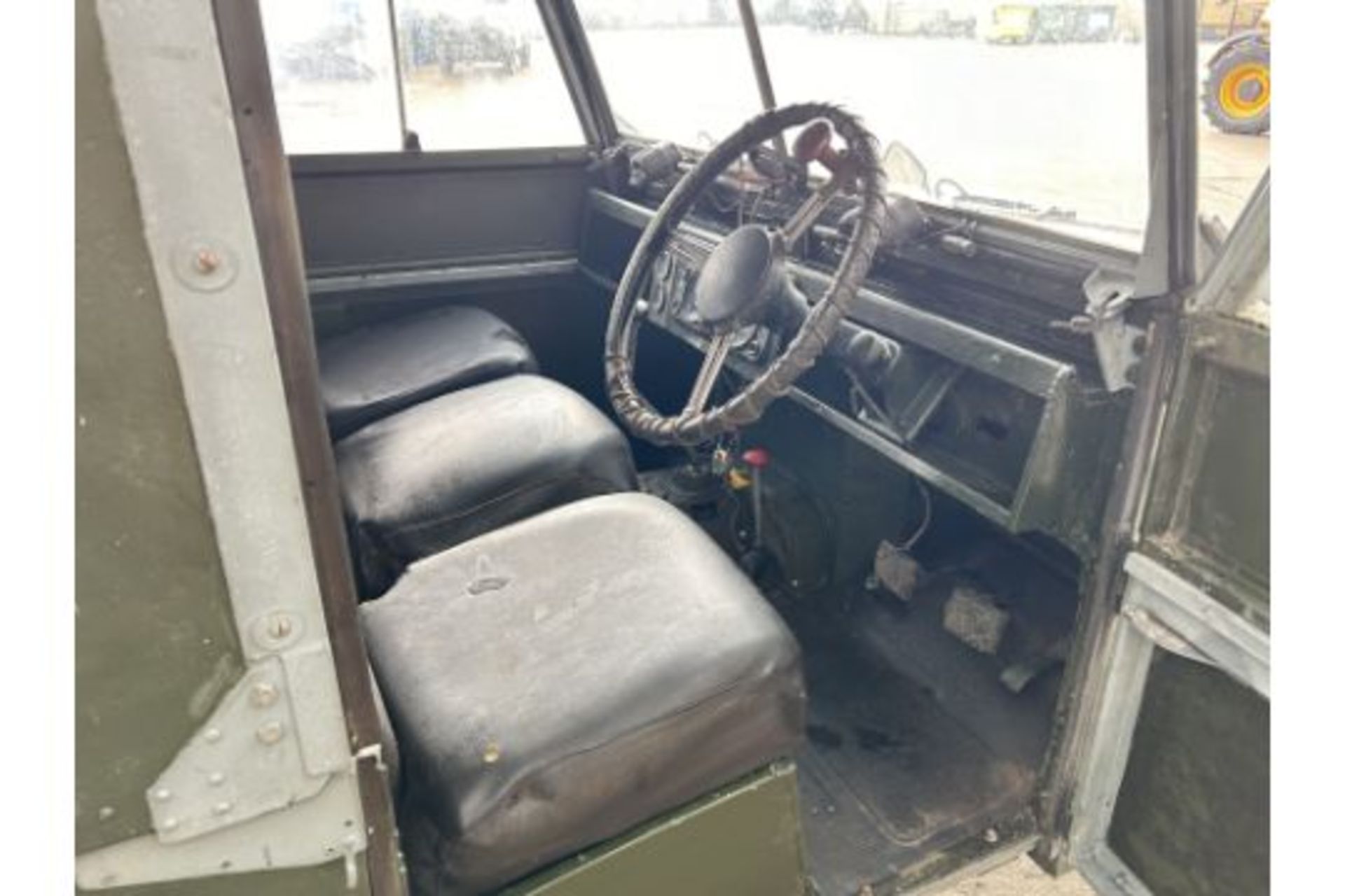 V Rare Land Rover Series 1 107inch truck cab pick up with a large selection of Spare Parts - Bild 34 aus 67