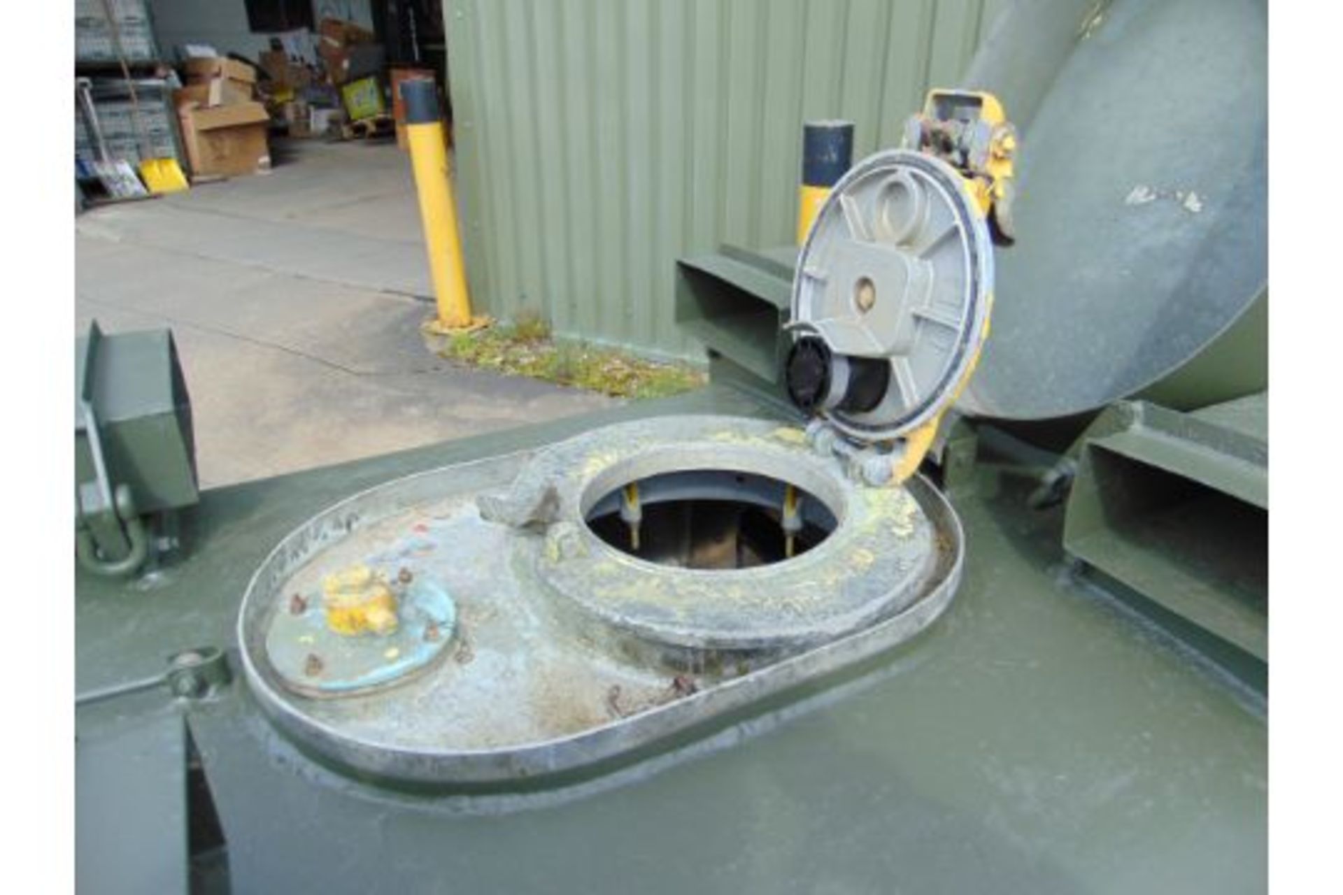 Gloster Saro 2,200 Ltr Aluminium Fuel / Fluid Distribution Tank - Image 10 of 12