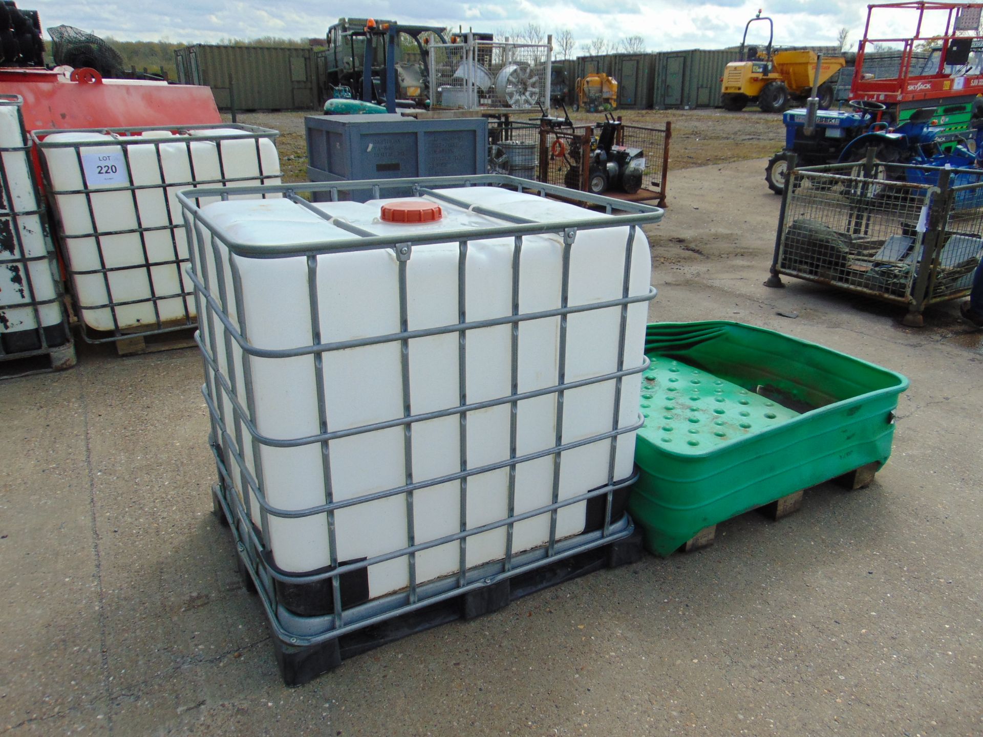 IBC tank & Spilguard Pallet spill container - Image 4 of 6