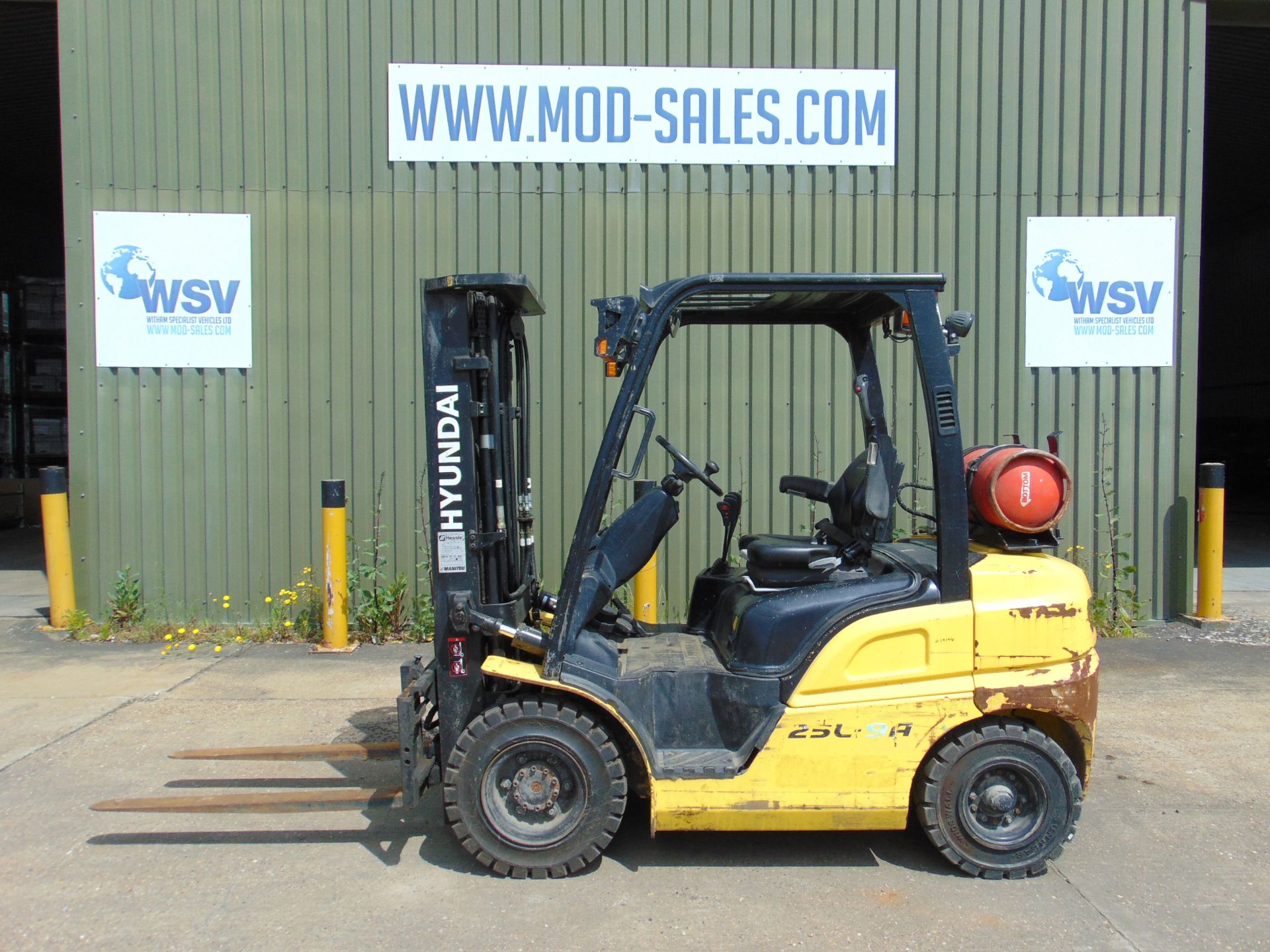 2017 Hyundai 25L-9A 2.5T - LPG Fork Lift Truck