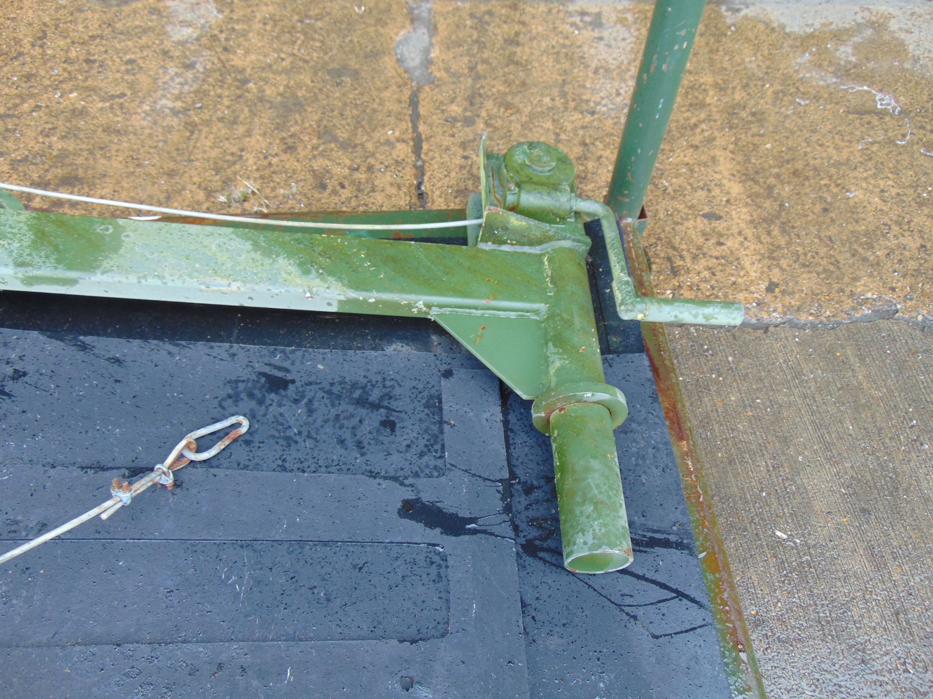 4 x Trailer Mud flaps and Lifting Crane from MoD - Image 4 of 6