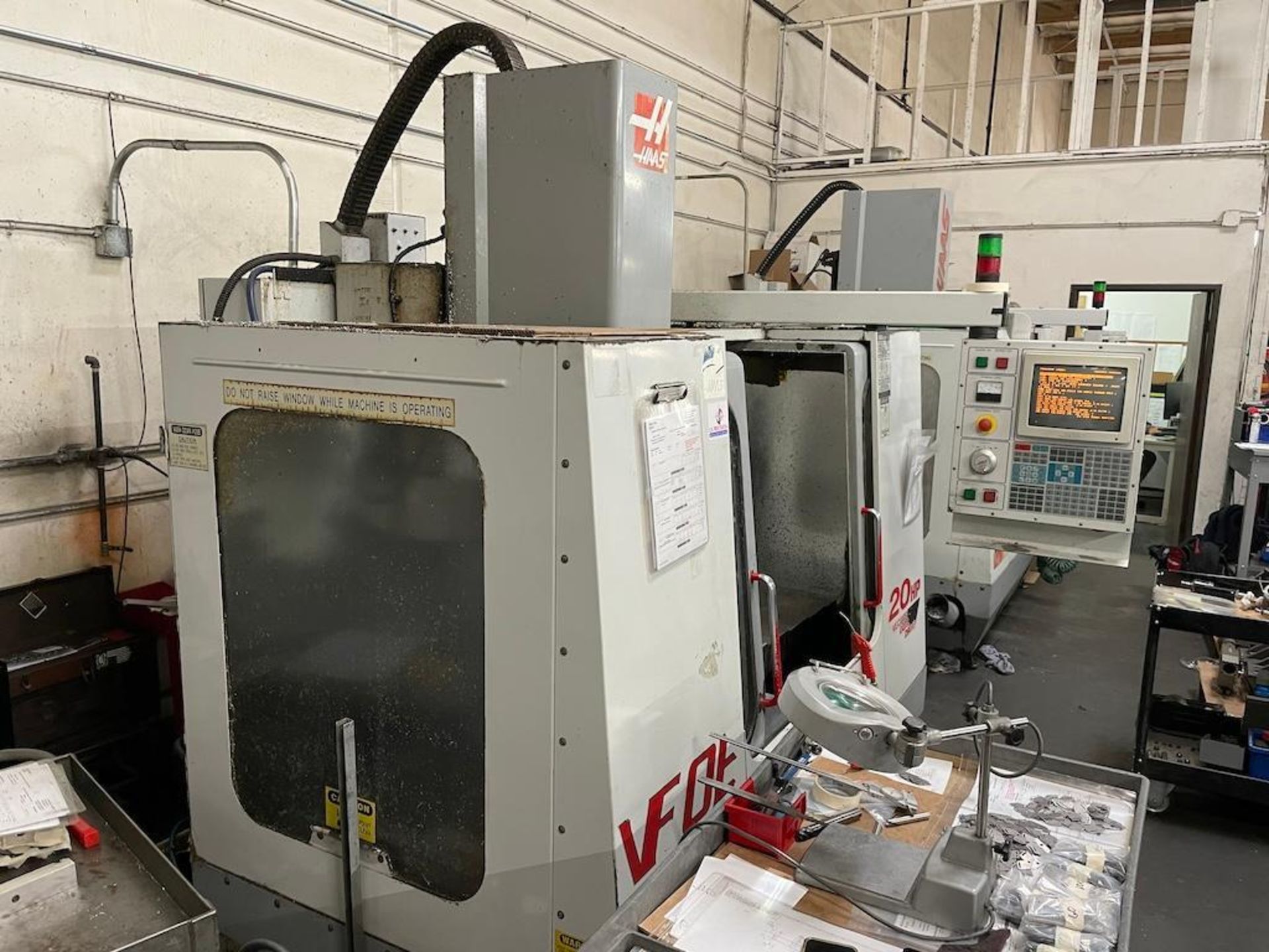 HAAS CNC VMC MODEL VFOE, 20 ATC, CAT 40, 36 IN X 14 IN TABLE, 7,000 RPM, PROGRAMMABLE COOLANT - Image 5 of 8