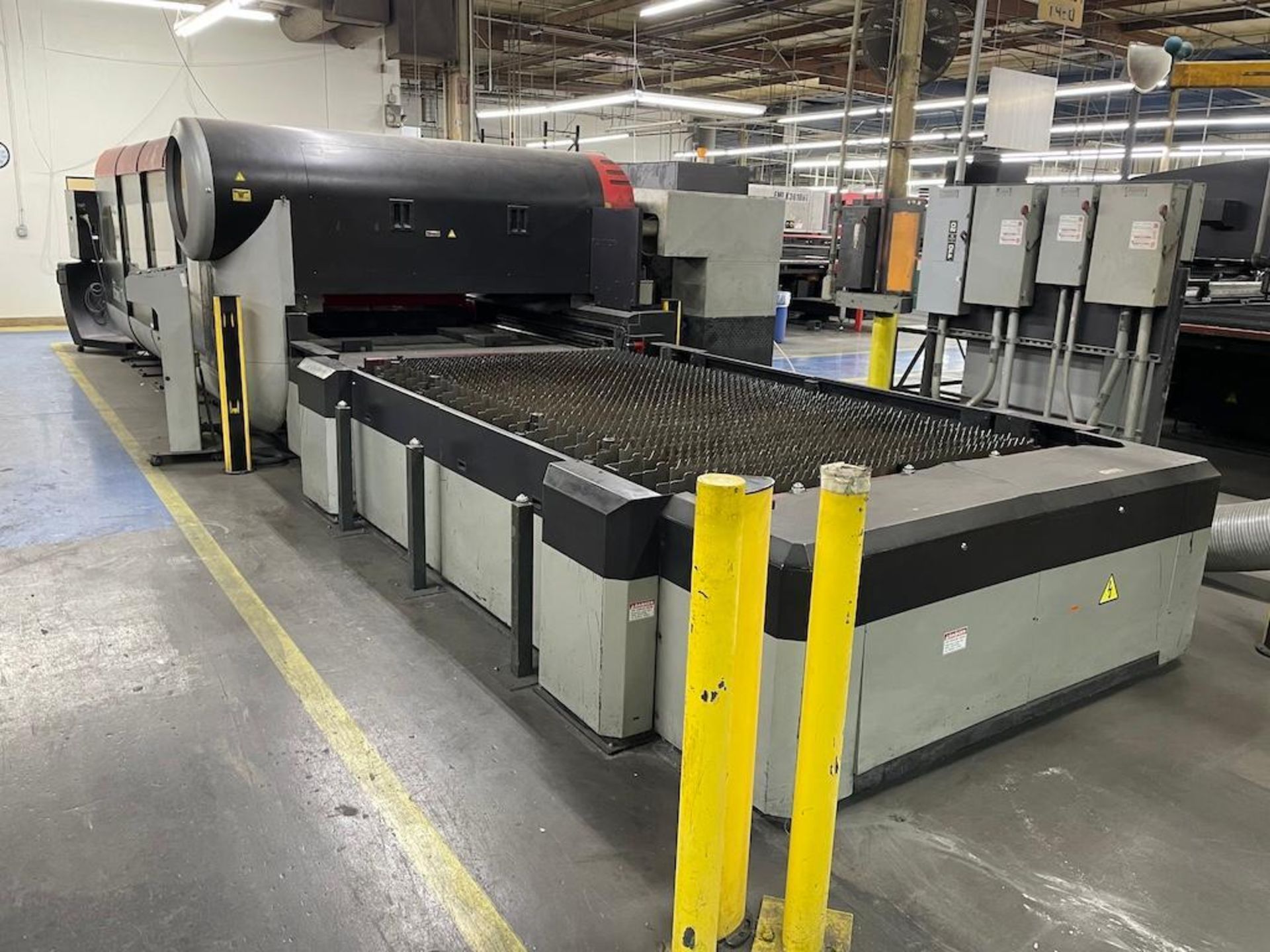 AMADA 4,000 WATT LASER, MODEL LC 3015 F1NT, 4 FT X 8 FT DUAL SHUTTLE TABLE, FANUC LASER C4000 59,106 - Image 5 of 23