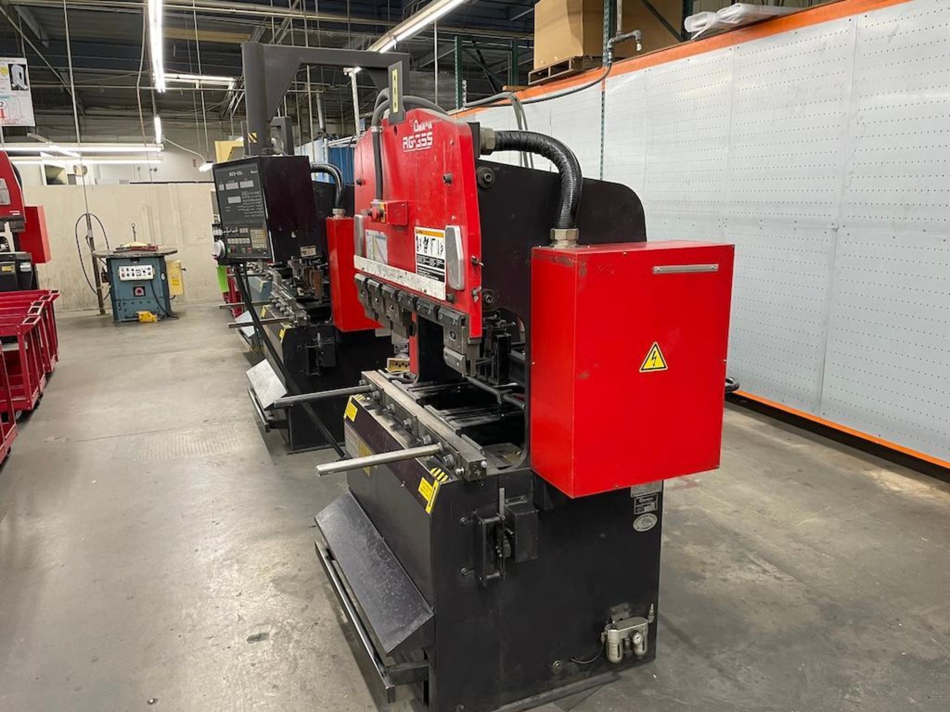 AMADA RG 35S PRESS BRAKE, 35 TON X 47.3 IN BED, NC9-EXII CONTROL, 2 AXIS BACK GAUGE, 47.3 IN BED, - Image 8 of 8