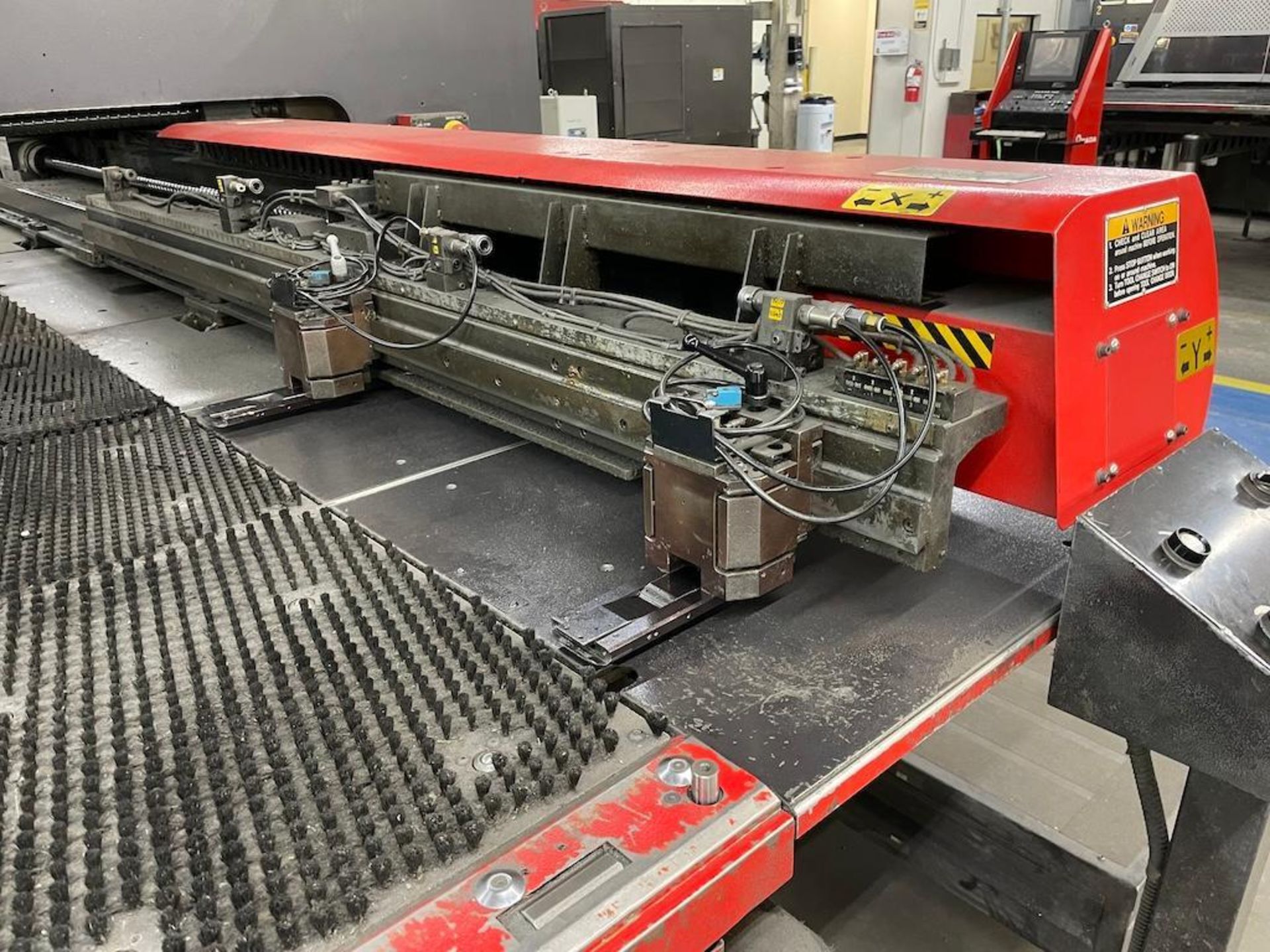AMADA 30 TON ELECTRIC TURRET PUNCH, MODEL EMK 3610NT, 58 STATIONS W 4 AUTO INDEXING UNITS, HIGH - Image 6 of 11