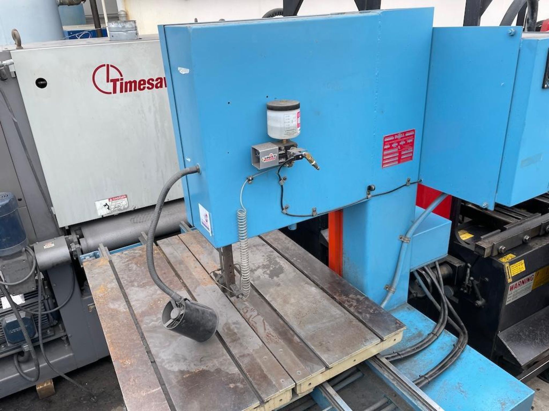 DOALL VERTICAL BANDSAW, MODEL 2013-V3, 20 IN THROAT, 2000, SN 526-00385 [USP] *NOTE: MOVED OUTSIDE - Image 2 of 3