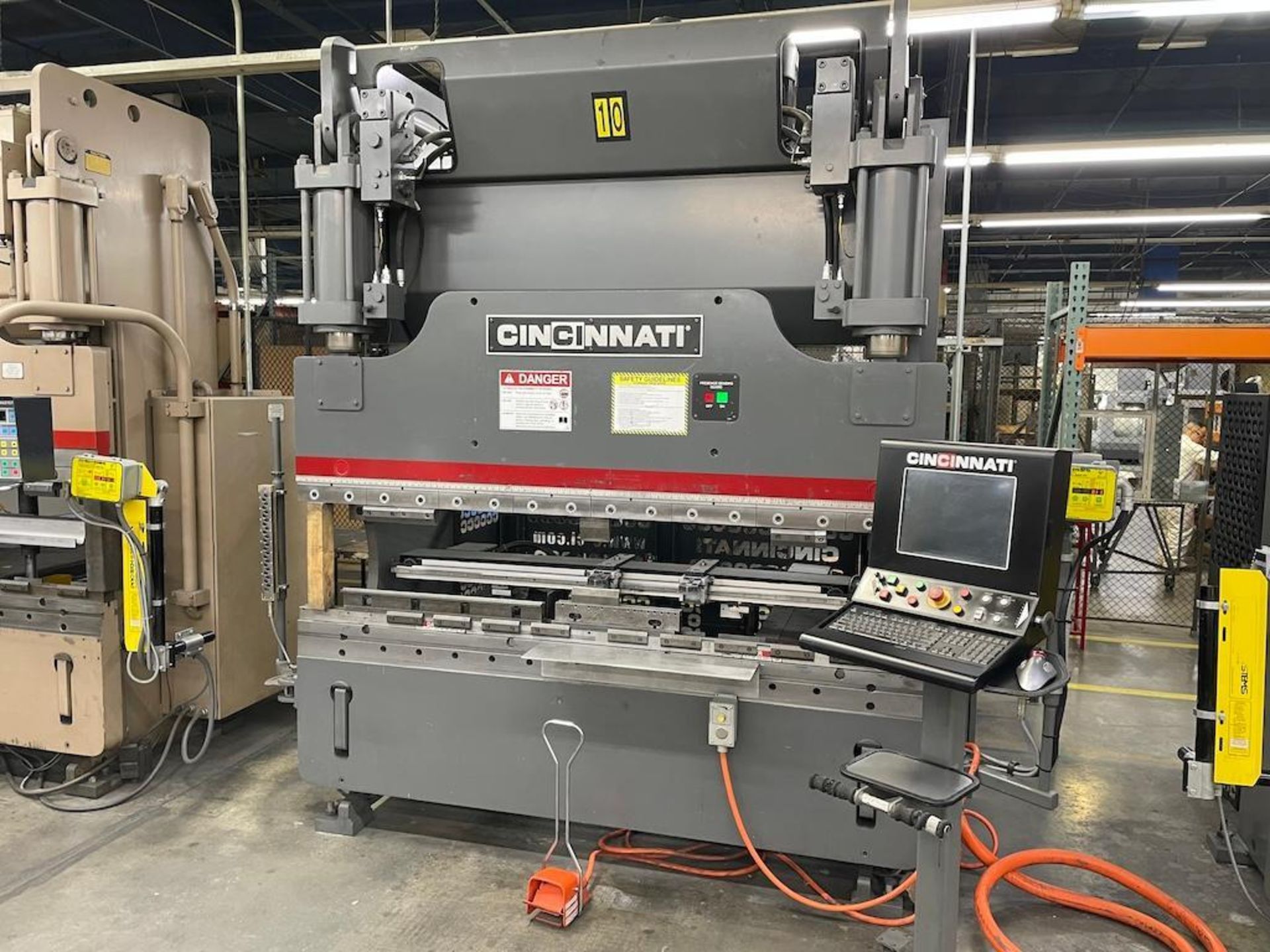 CINCINNATI 8 FT X 90 TON HYDRAULIC PRESS BRAKE MODEL 90 PF+6, 78" FT BETWEEN FRAMES, MAX STROKE 14