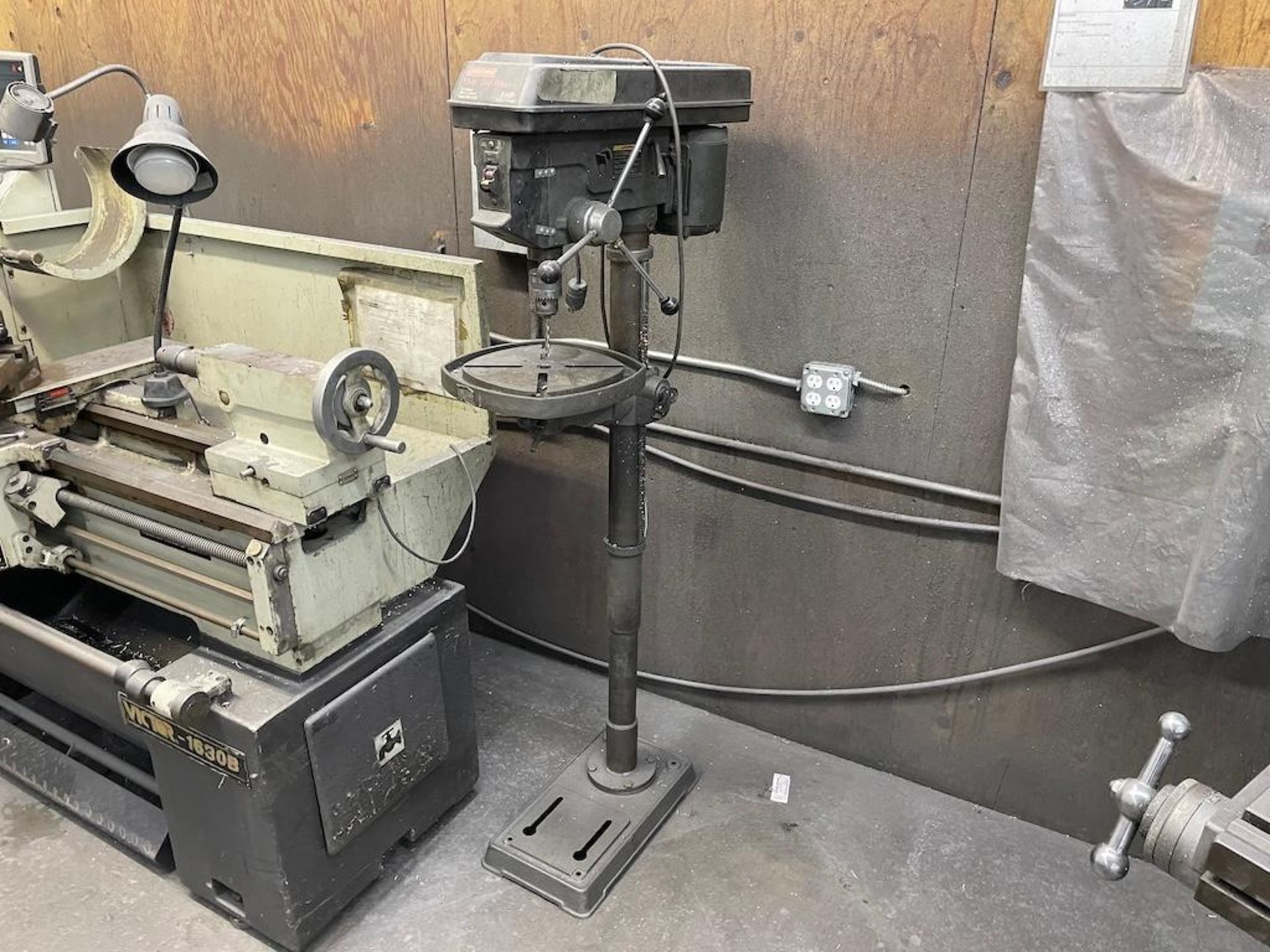 LOT: CRAFTSMAN 15 IN DRILL PRESS, 1 HP, DAYTON 20 IN DRILL PRESS, PALMGREN 8 IN BUFFER