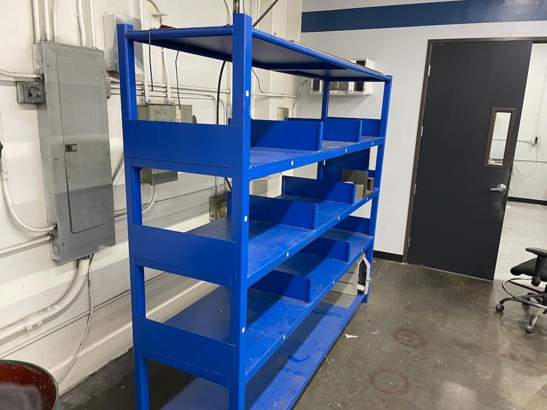 LOT: HEAVY DUTY BLUE 4 SHELF RACK APPROX 94 IN W X 23 IN D X 80 IN H, (2) HD STEEL 4 SHELF ROLLING - Image 3 of 6