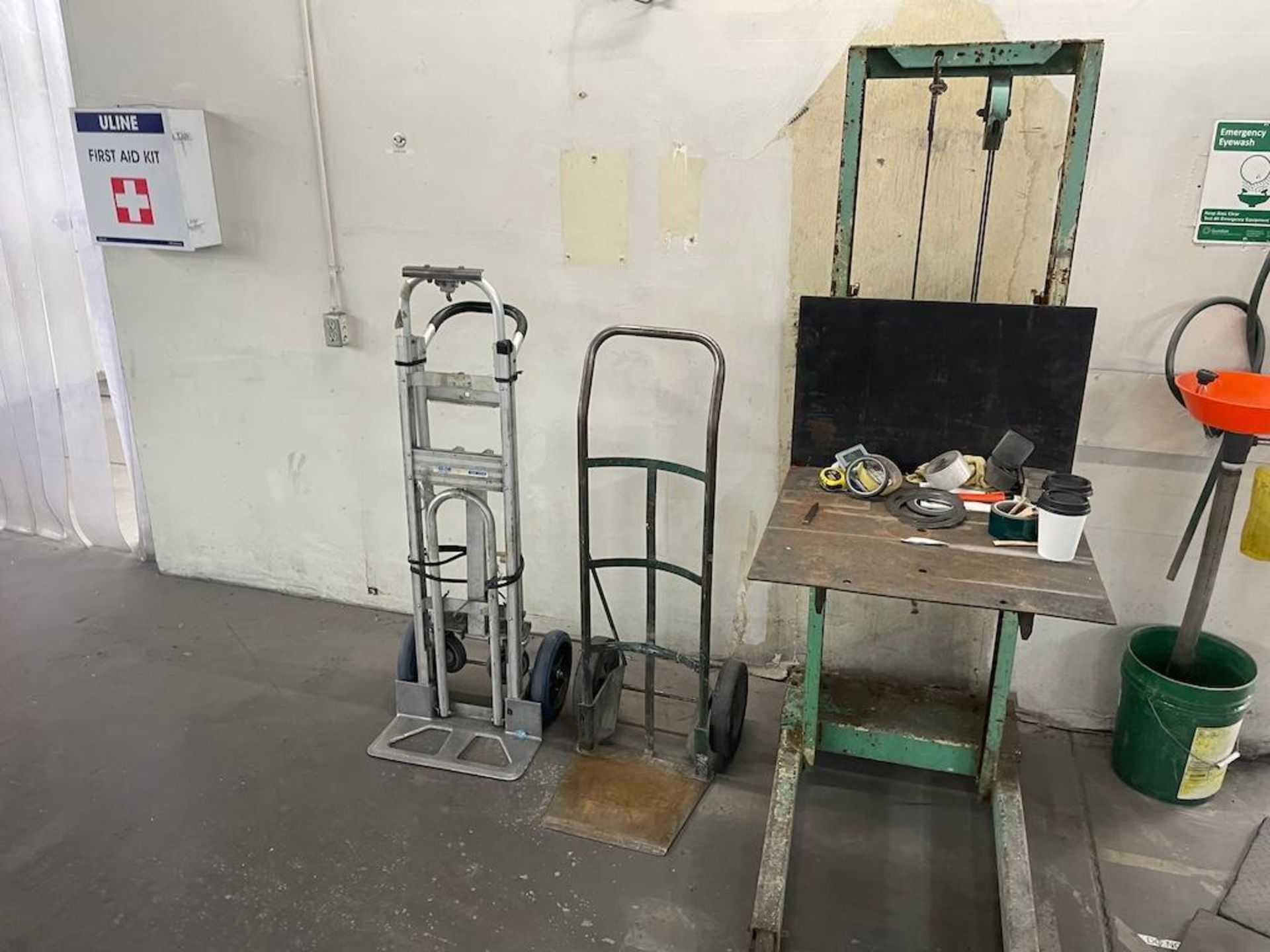 LOT DIE LIFT AND (2) 2 WHEEL DOLLIES