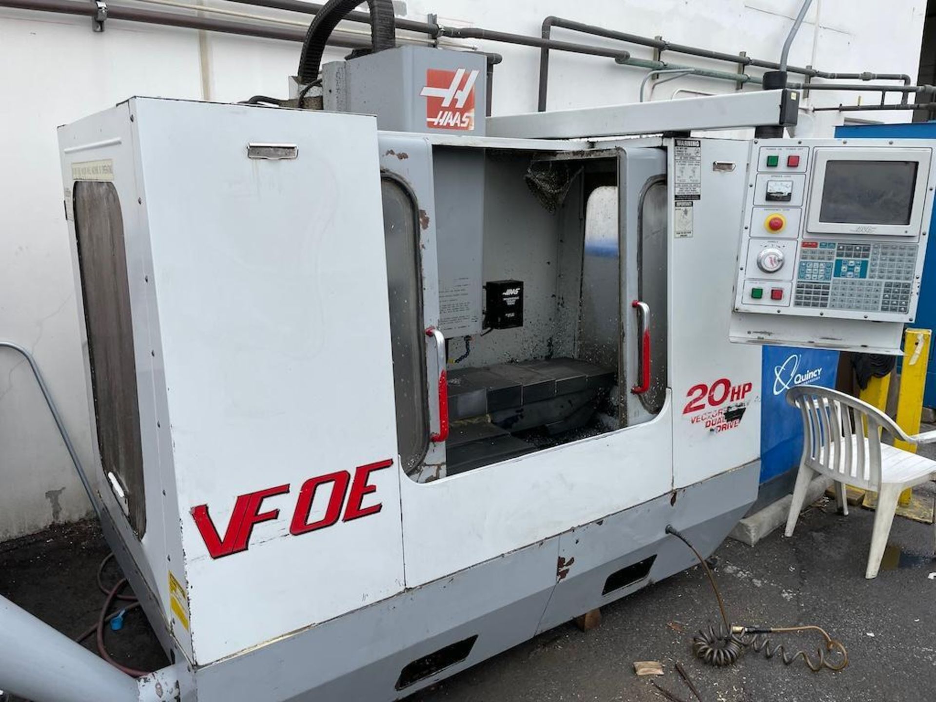 HAAS CNC VMC MODEL VFOE, 20 ATC, CAT 40, 36 IN X 14 IN TABLE, 7,000 RPM, PROGRAMMABLE COOLANT - Image 5 of 6