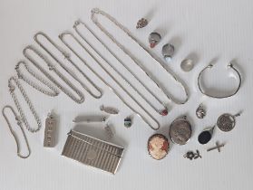 An assortment of silver jewellery to include neck chains, bracelets, rings, pendants, etc, 188g
