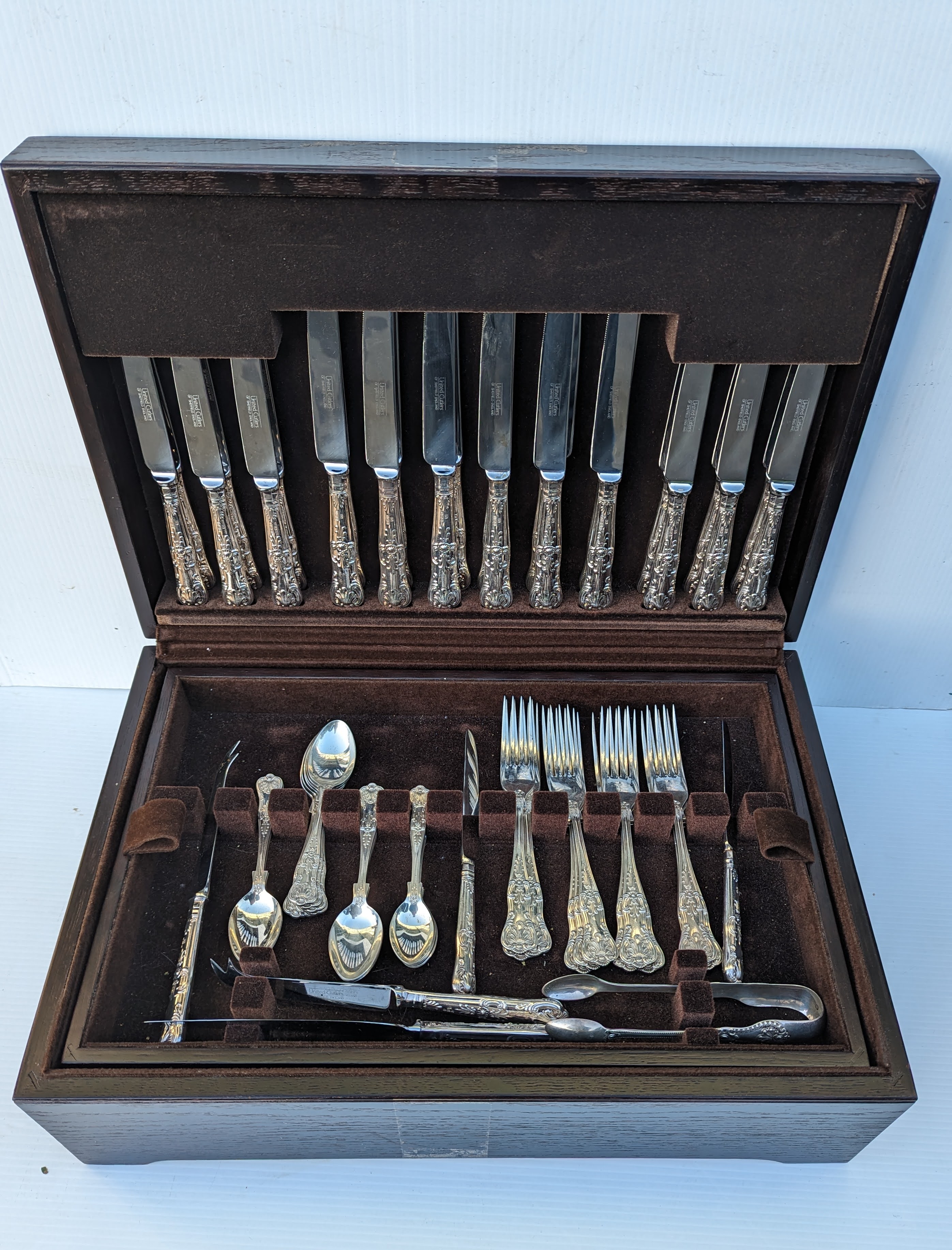 A Sheffield silver, twelve-setting, 113-piece Queen's pattern canteen of cutlery, hallmarked  - Image 2 of 5