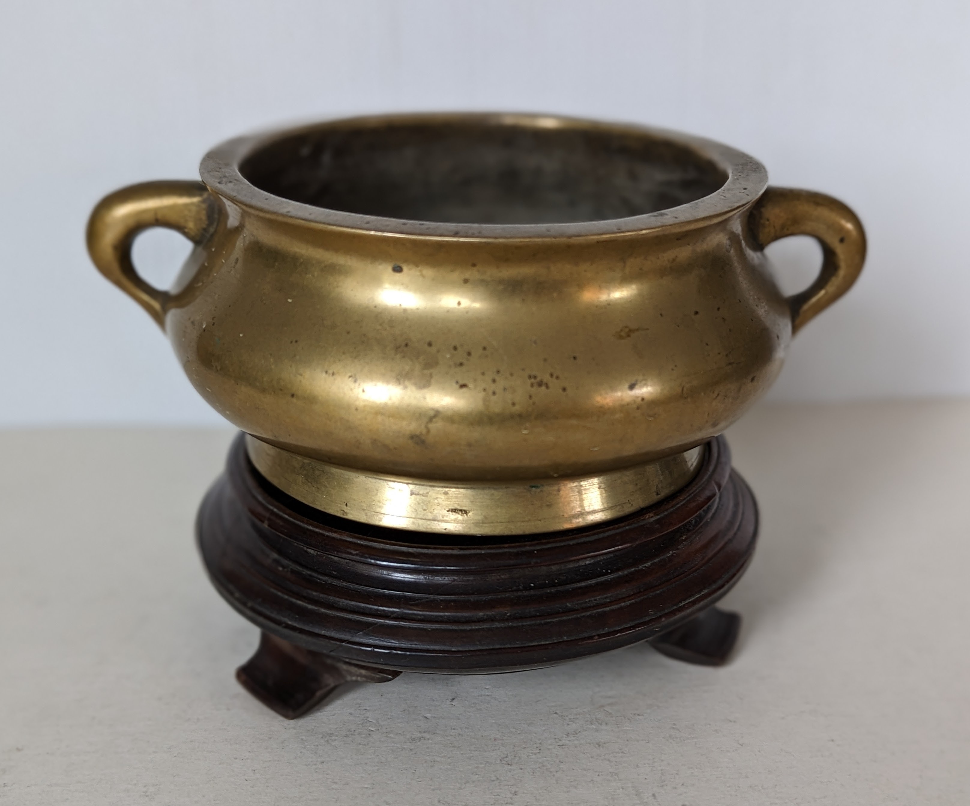A late 17th/early 18th century Chinese bronze bombe censer - Image 2 of 7