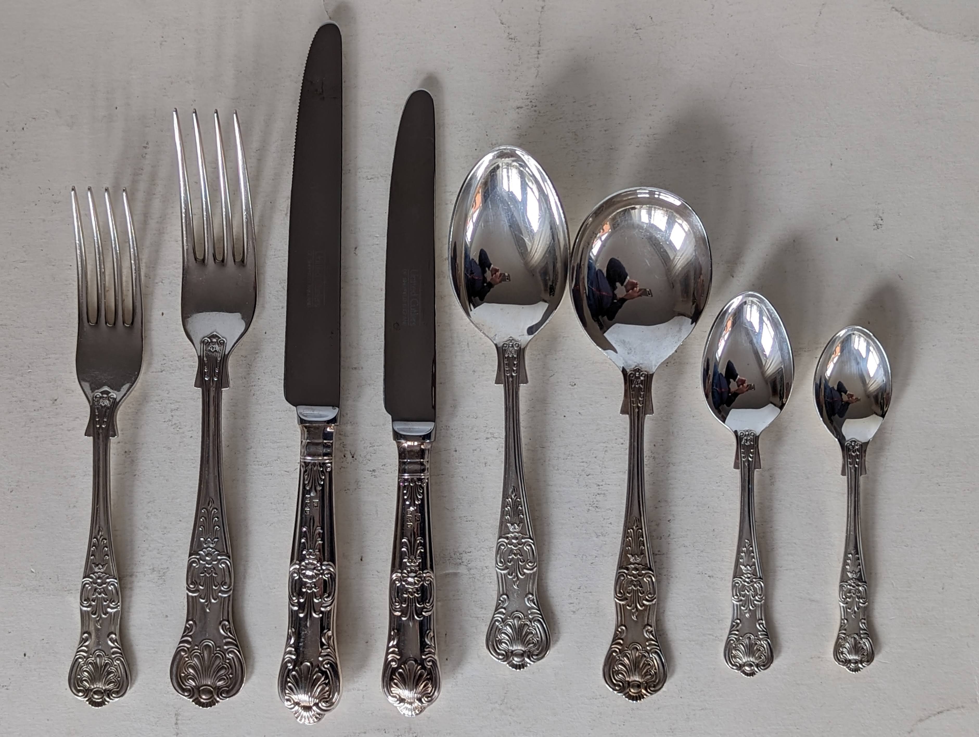 A Sheffield silver, twelve-setting, 113-piece Queen's pattern canteen of cutlery, hallmarked  - Image 5 of 5