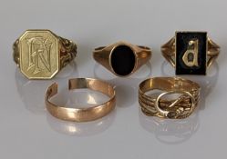 A selection of five 9ct gold gent's rings, all hallmarked (some German 333)