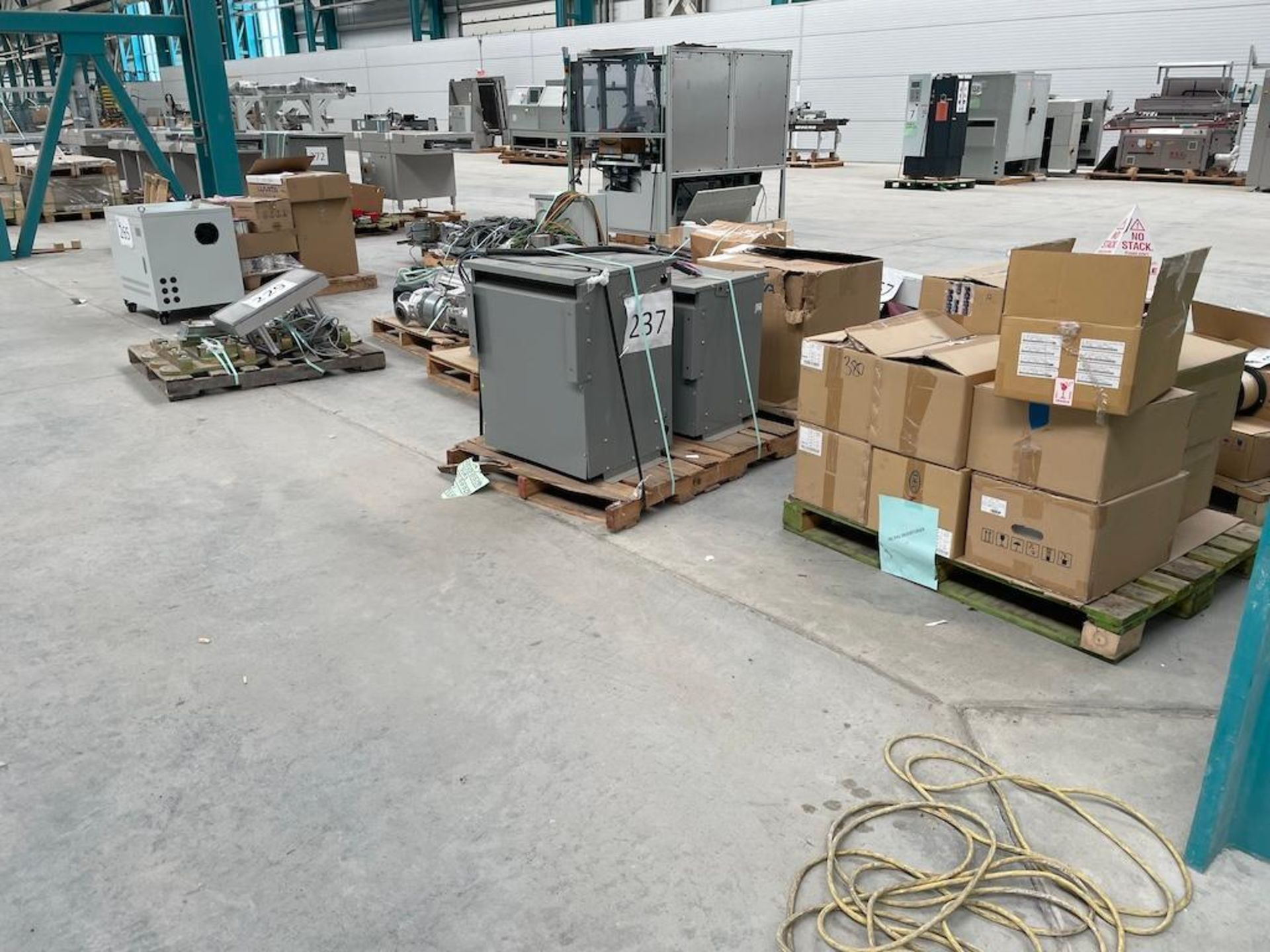 LOT (19) SKIDS INCLUDING: (7) SKIDS ASSORTED SOLAR MANIFOLDS, AIR DRYING UNITS, (1) SKID ROTARY FRAM - Image 12 of 29