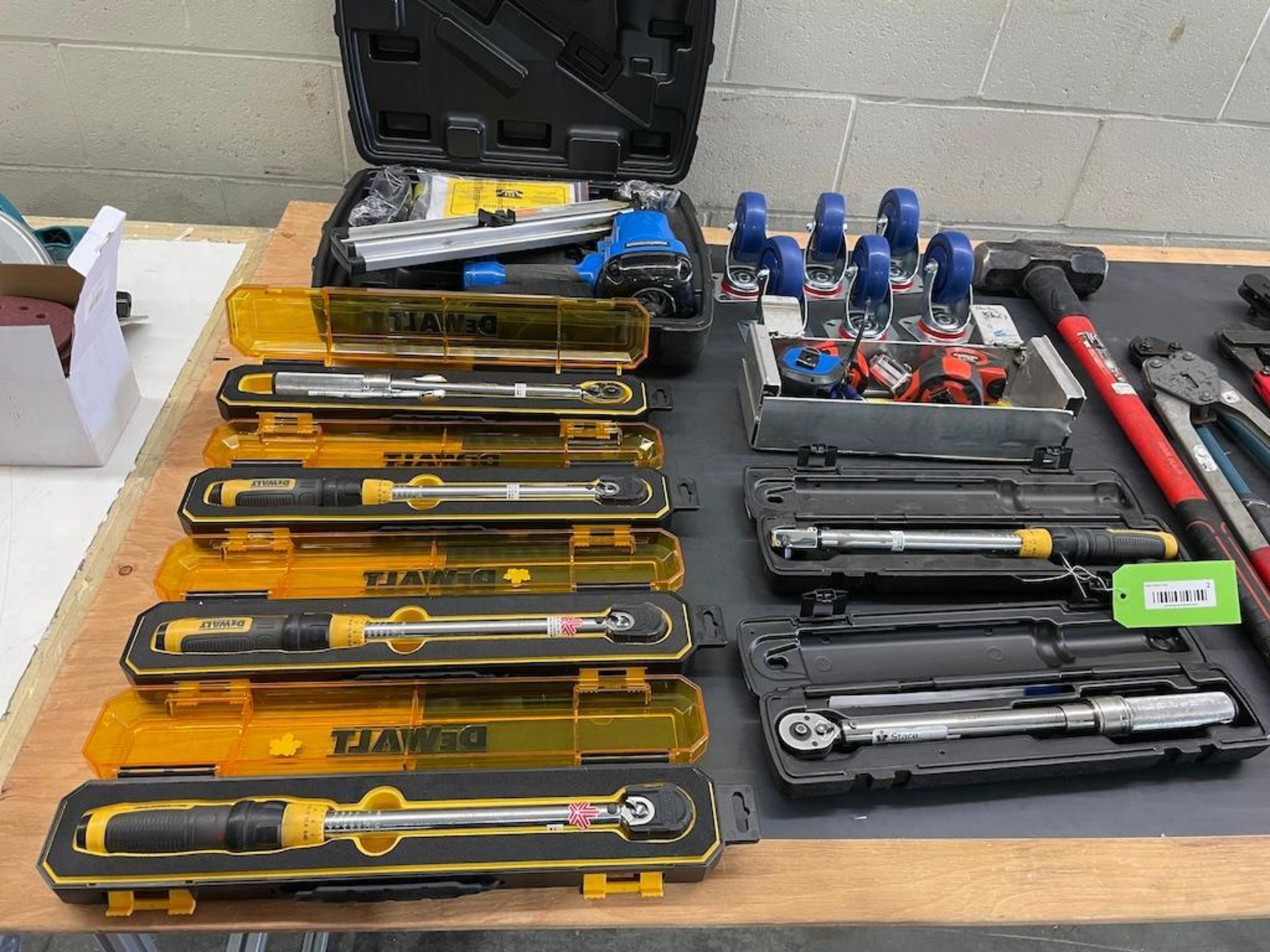 LOT: ASSORTED TOOLS, TORQUE WRENCHES, NAIL GUN, CASTERS [TROIS RIVIERES] *PLEASE NOTE, EXCLUSIVE RIG - Image 2 of 3